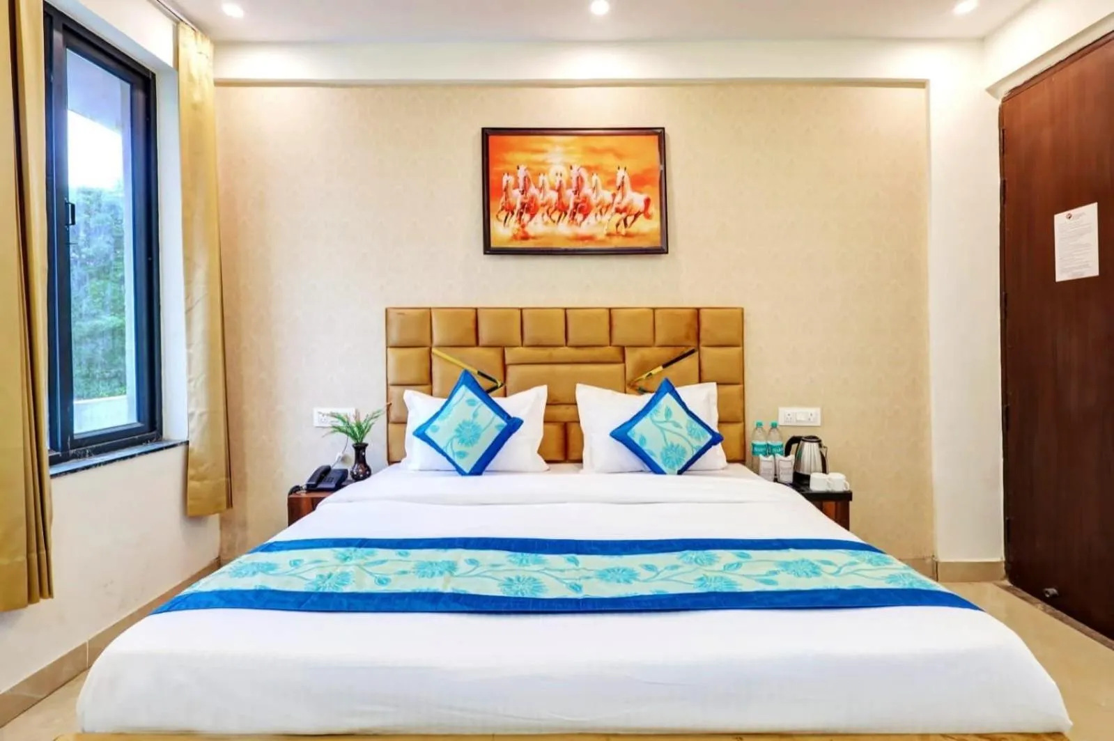 Photo of the whole room in Hotel Golden Era-Near Shopprix Mall