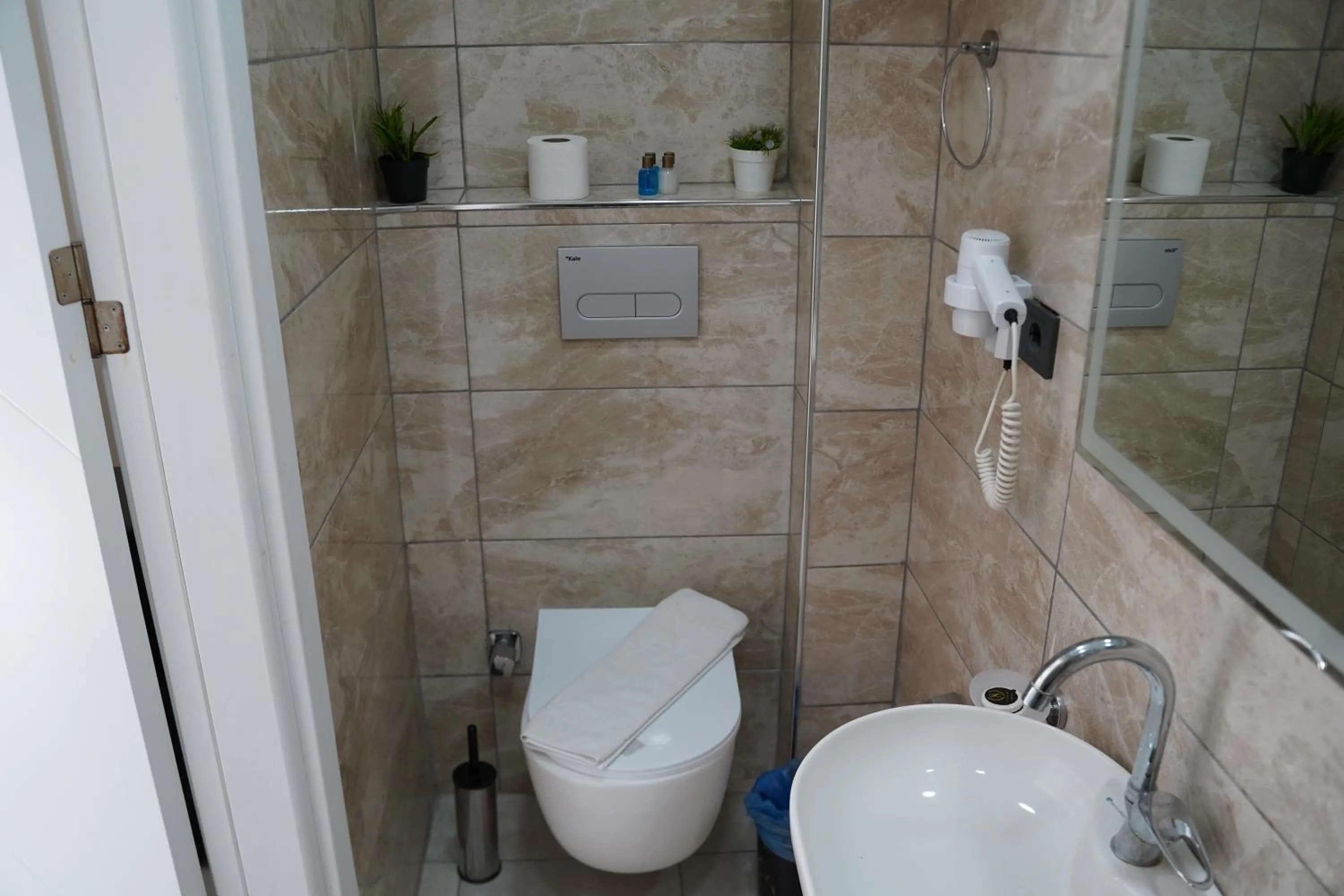 Shower in Sword Suit Hotel