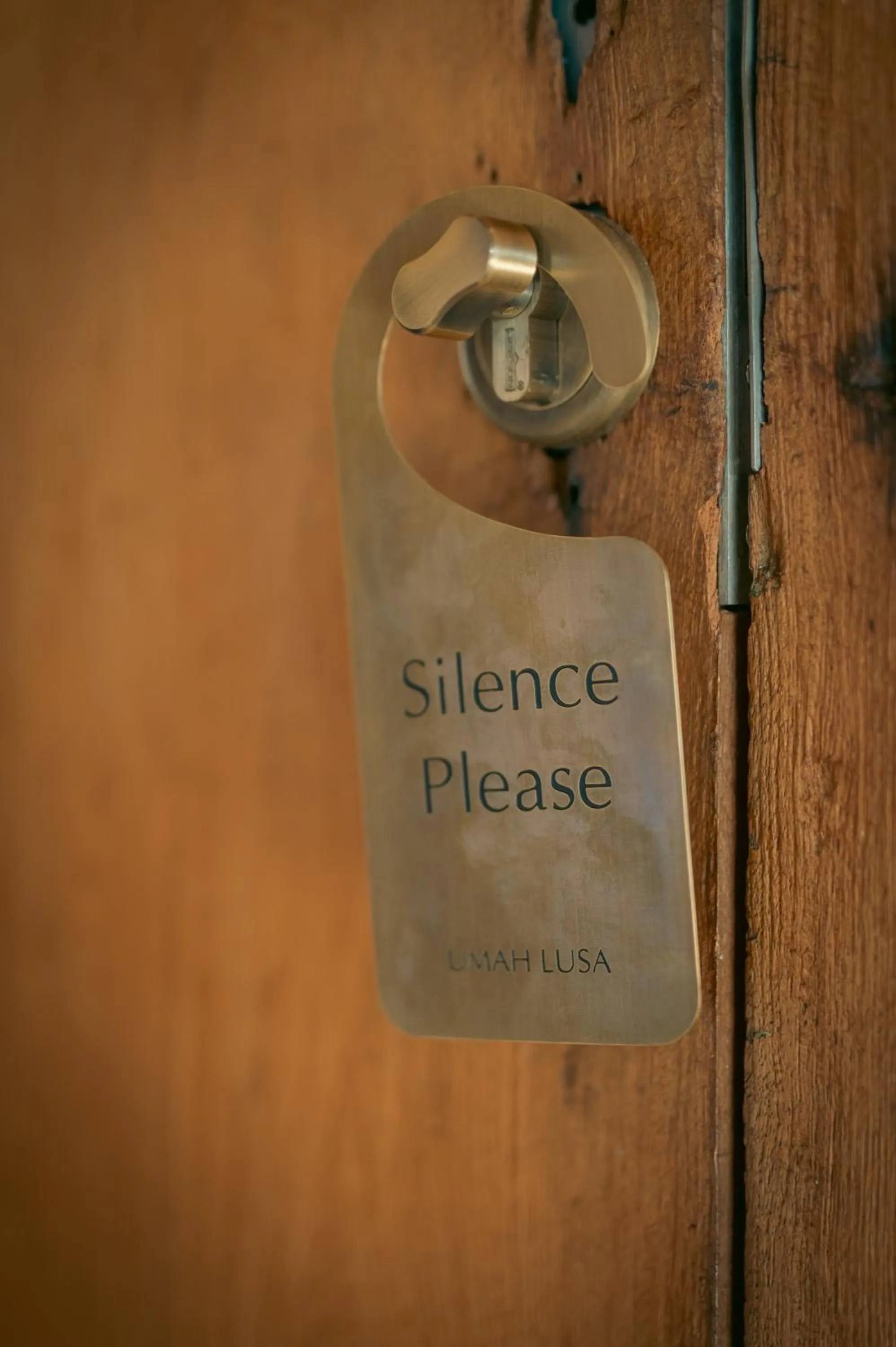 Text overlay in Umah Lusa