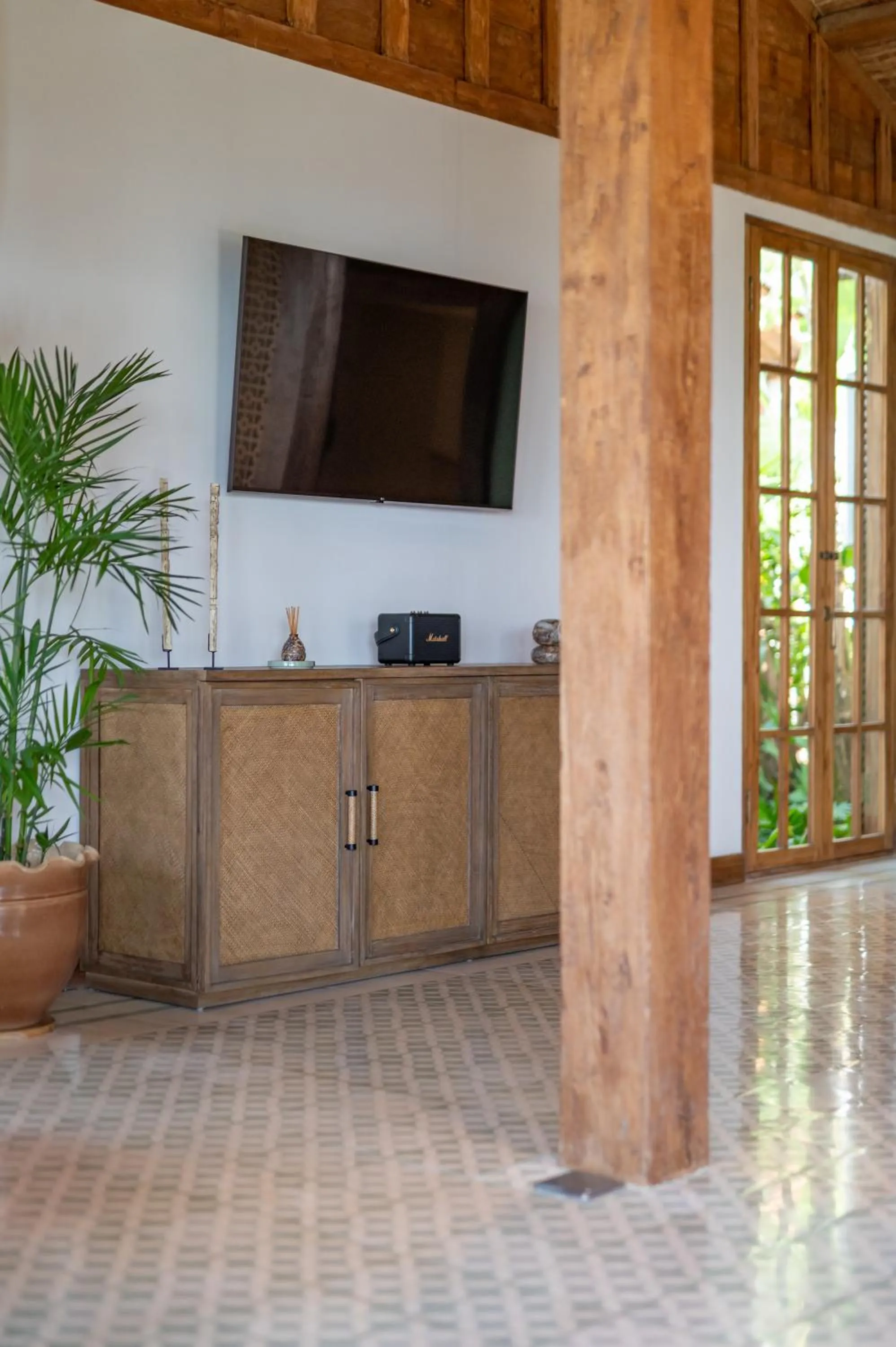 TV and multimedia in Umah Lusa