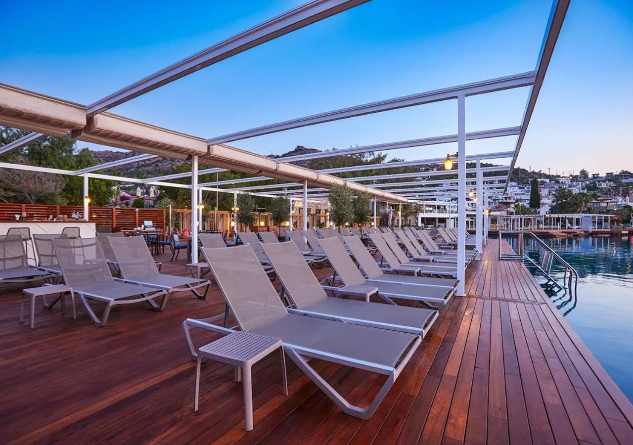 Beach in Divan Bodrum Palmira