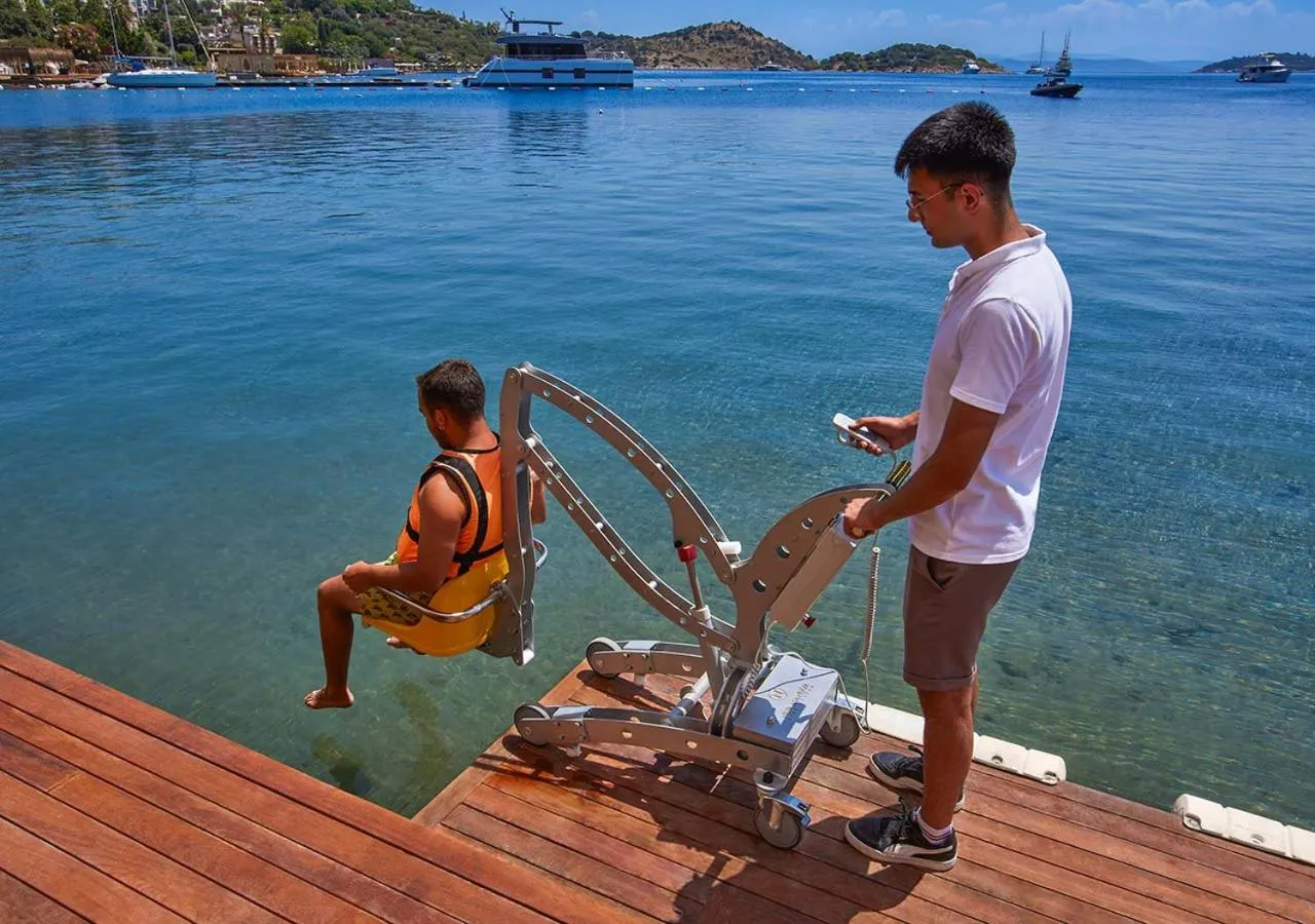 People in Divan Bodrum Palmira