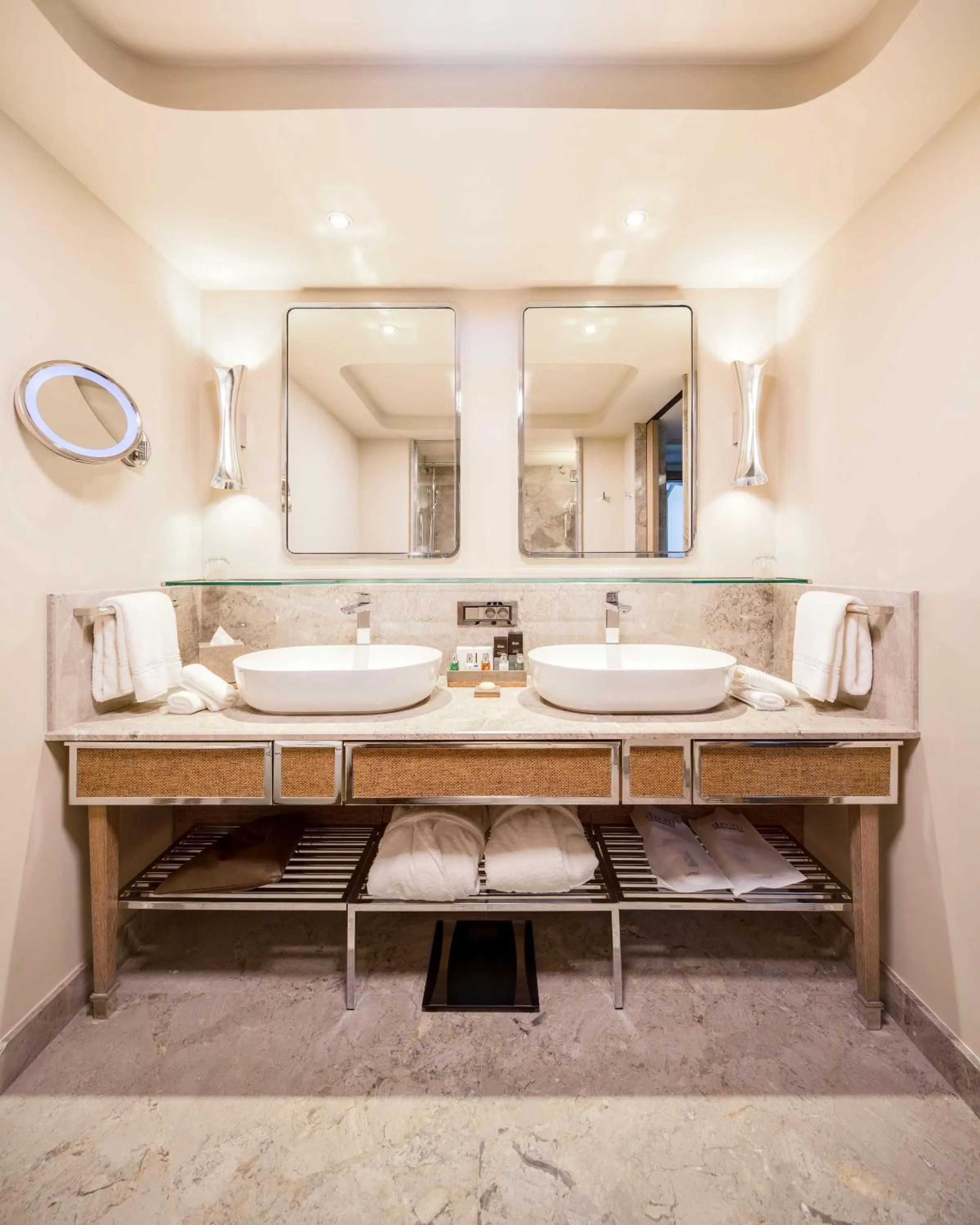 Toilet in Divan Bodrum Palmira