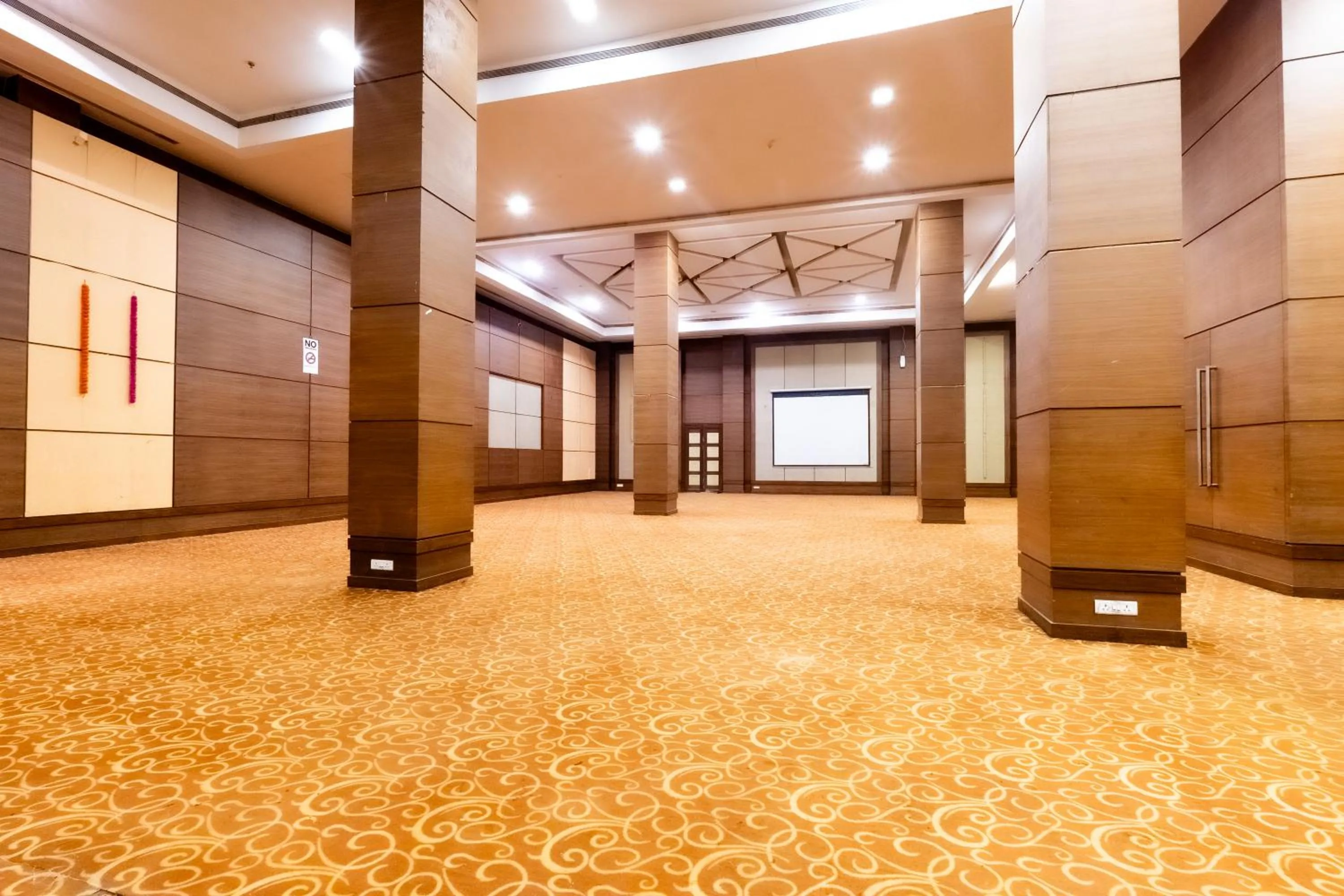 Banquet/Function facilities in The Sky Imperial, Jaipur