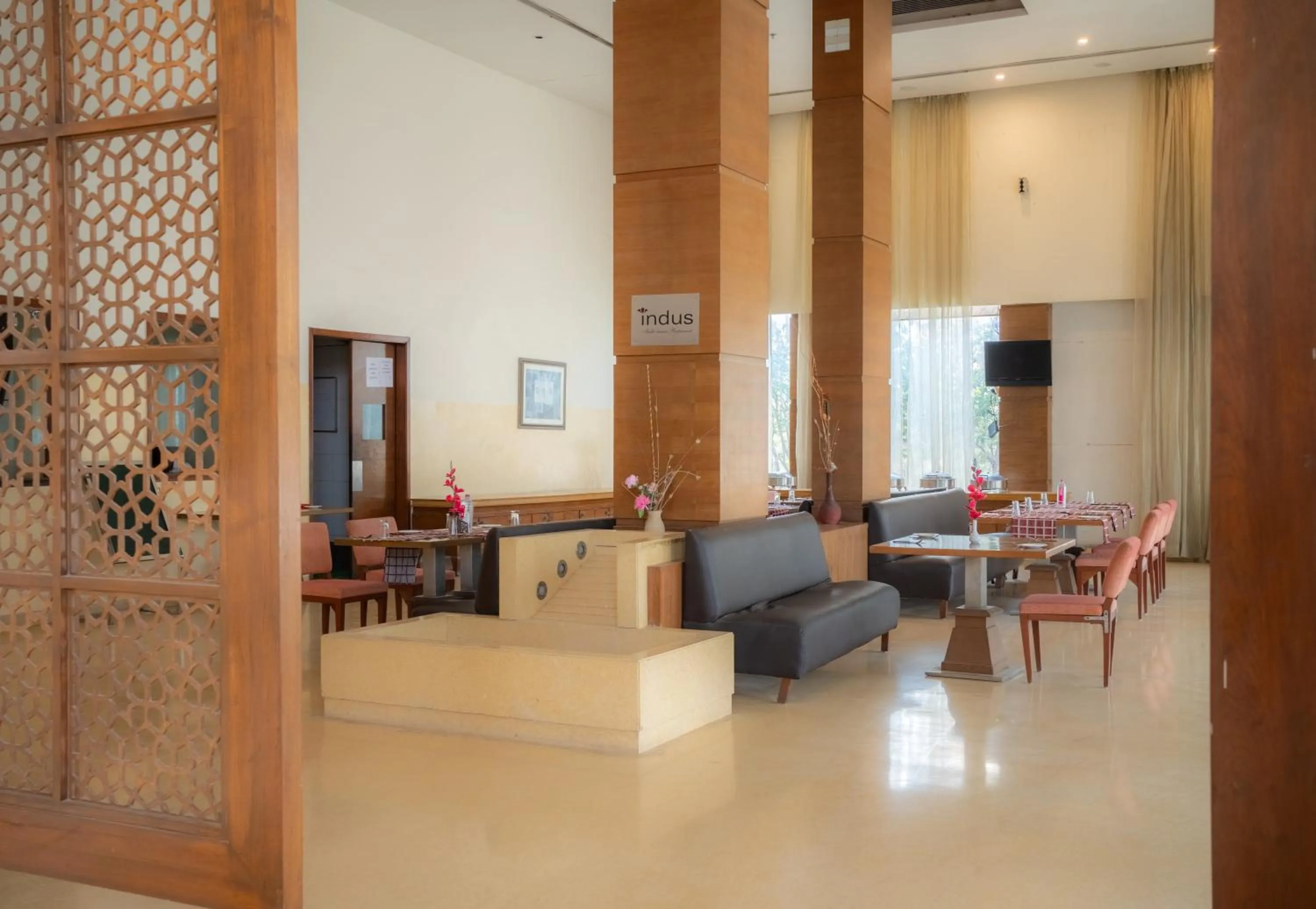 Restaurant/places to eat in The Sky Imperial, Jaipur