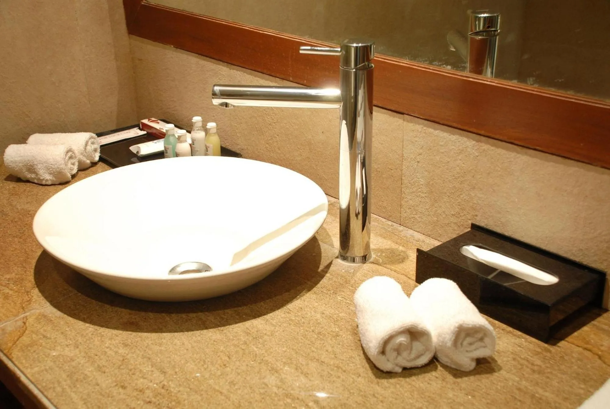 Bathroom in The Sky Imperial, Jaipur