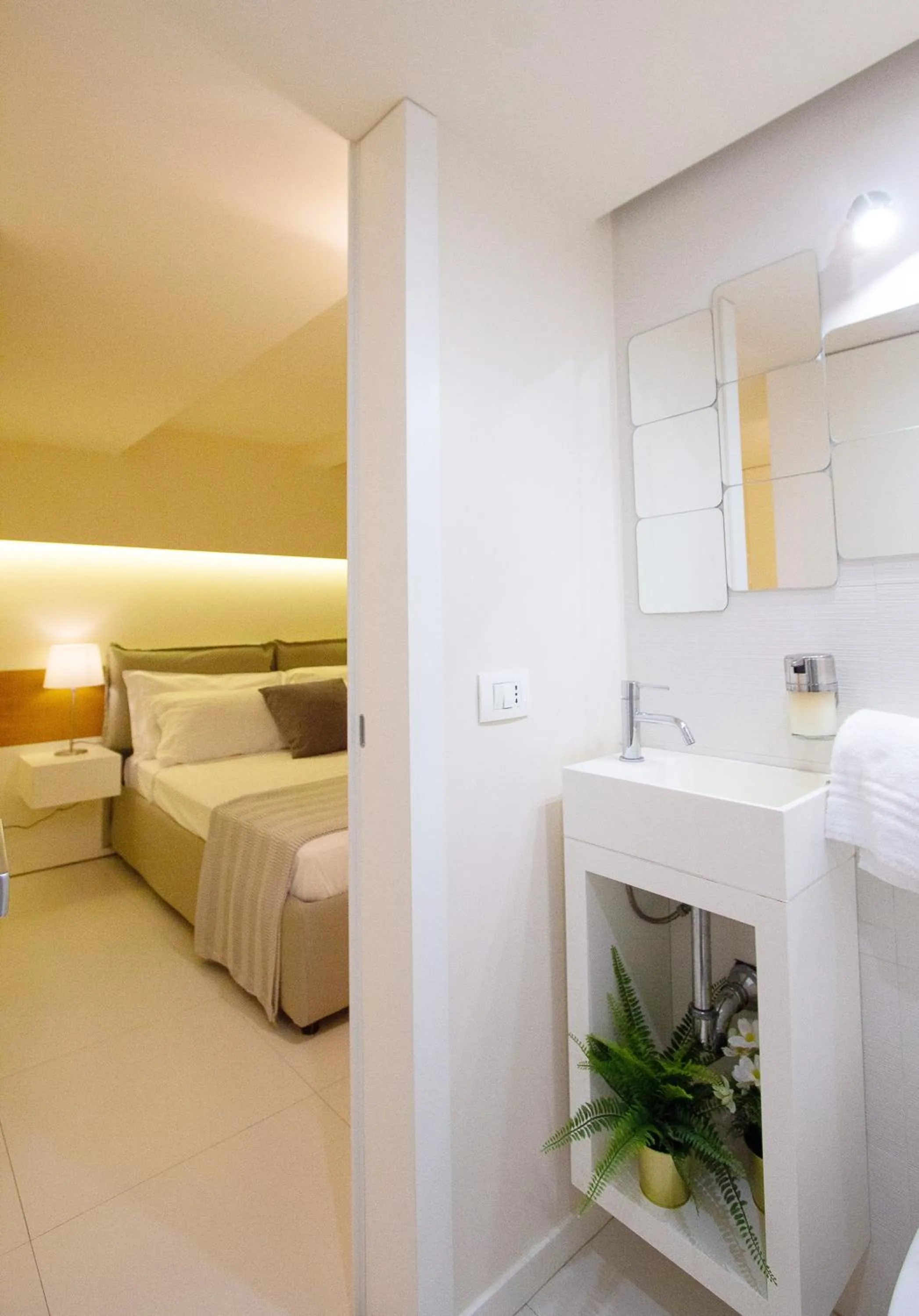 Bathroom, Bed in Stesicoro Exclusive House