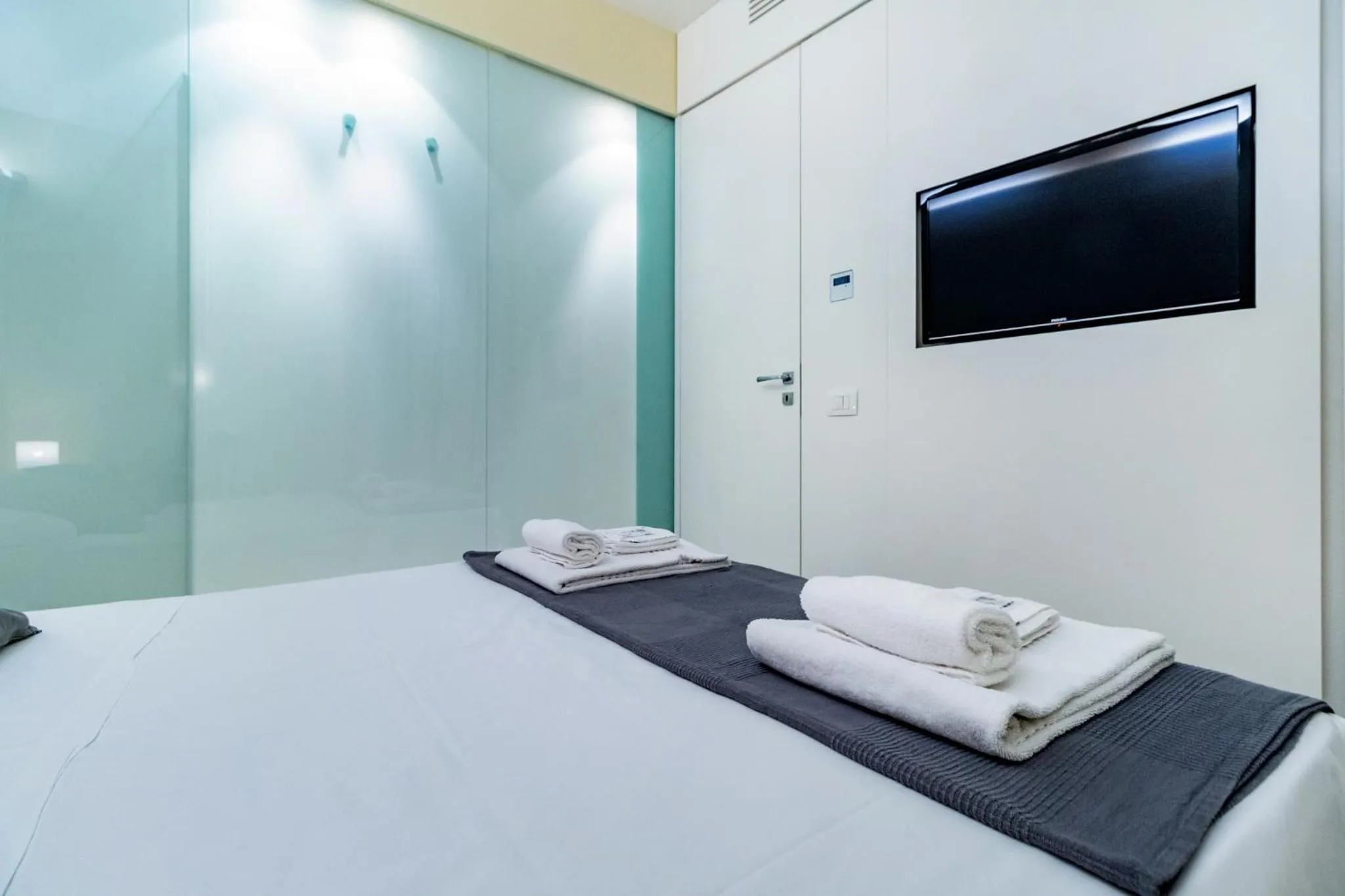 TV and multimedia, Bed in Stesicoro Exclusive House