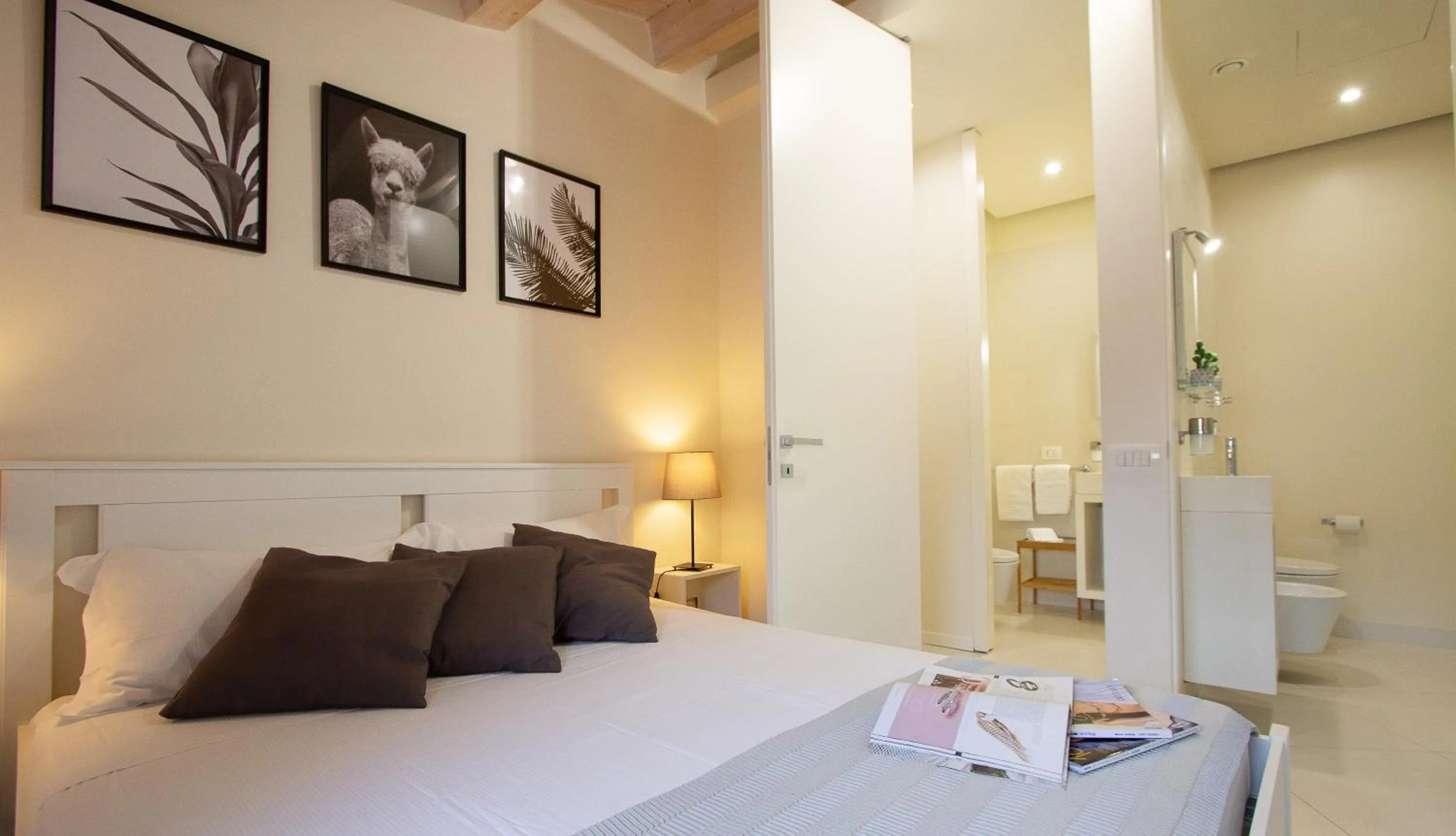 Shower, Bed in Stesicoro Exclusive House