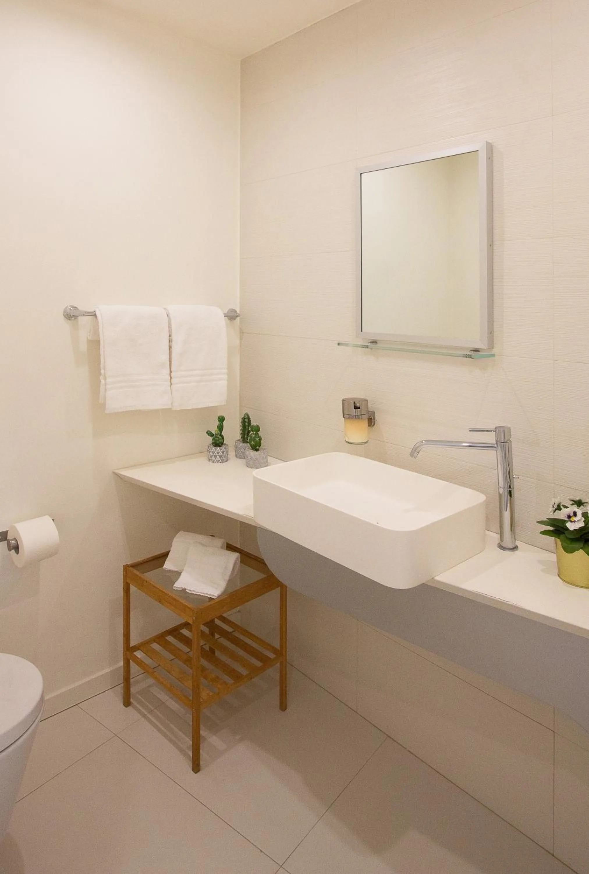 Shower in Stesicoro Exclusive House