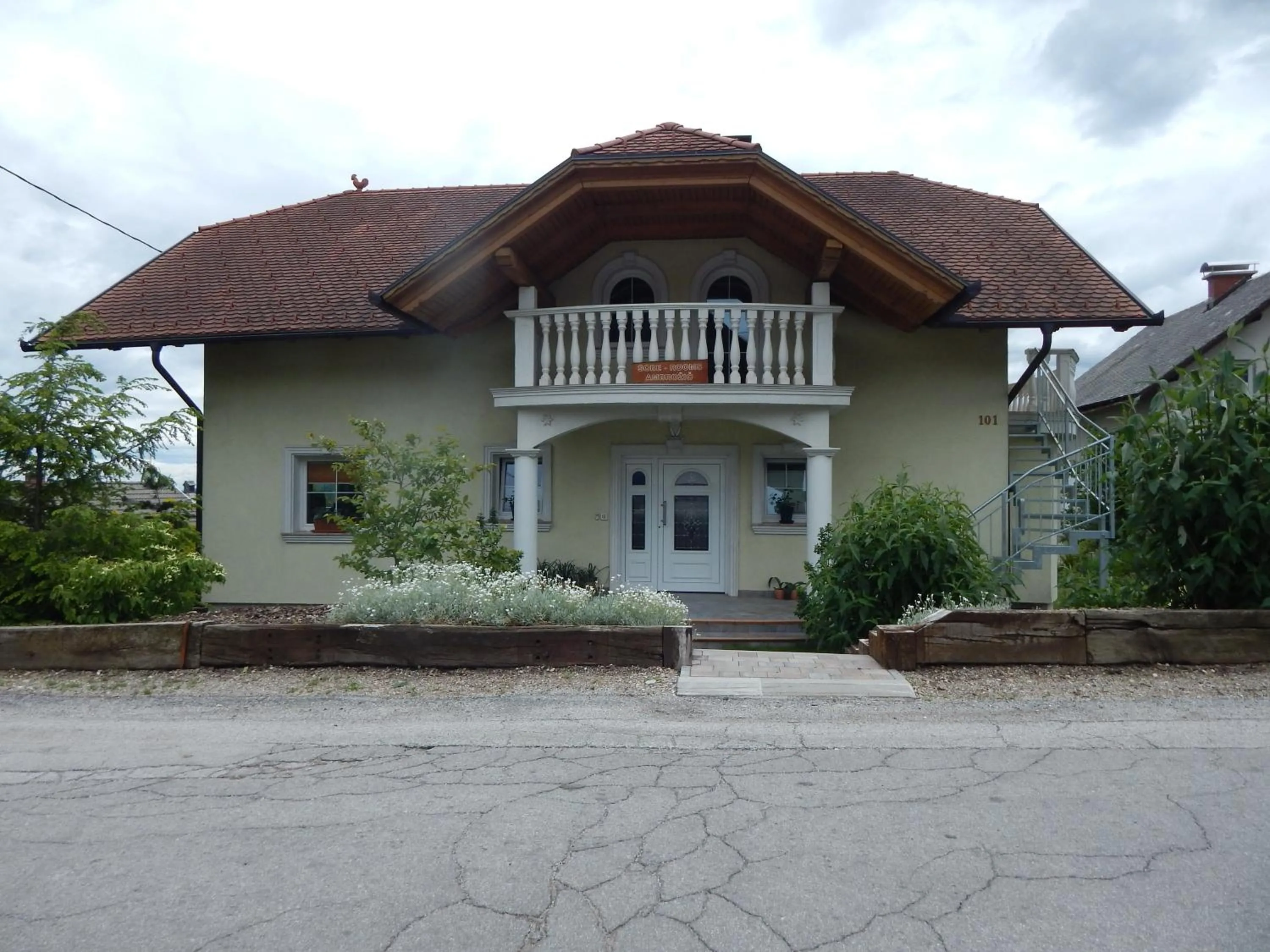 Facade/entrance in Rooms Ambrožič