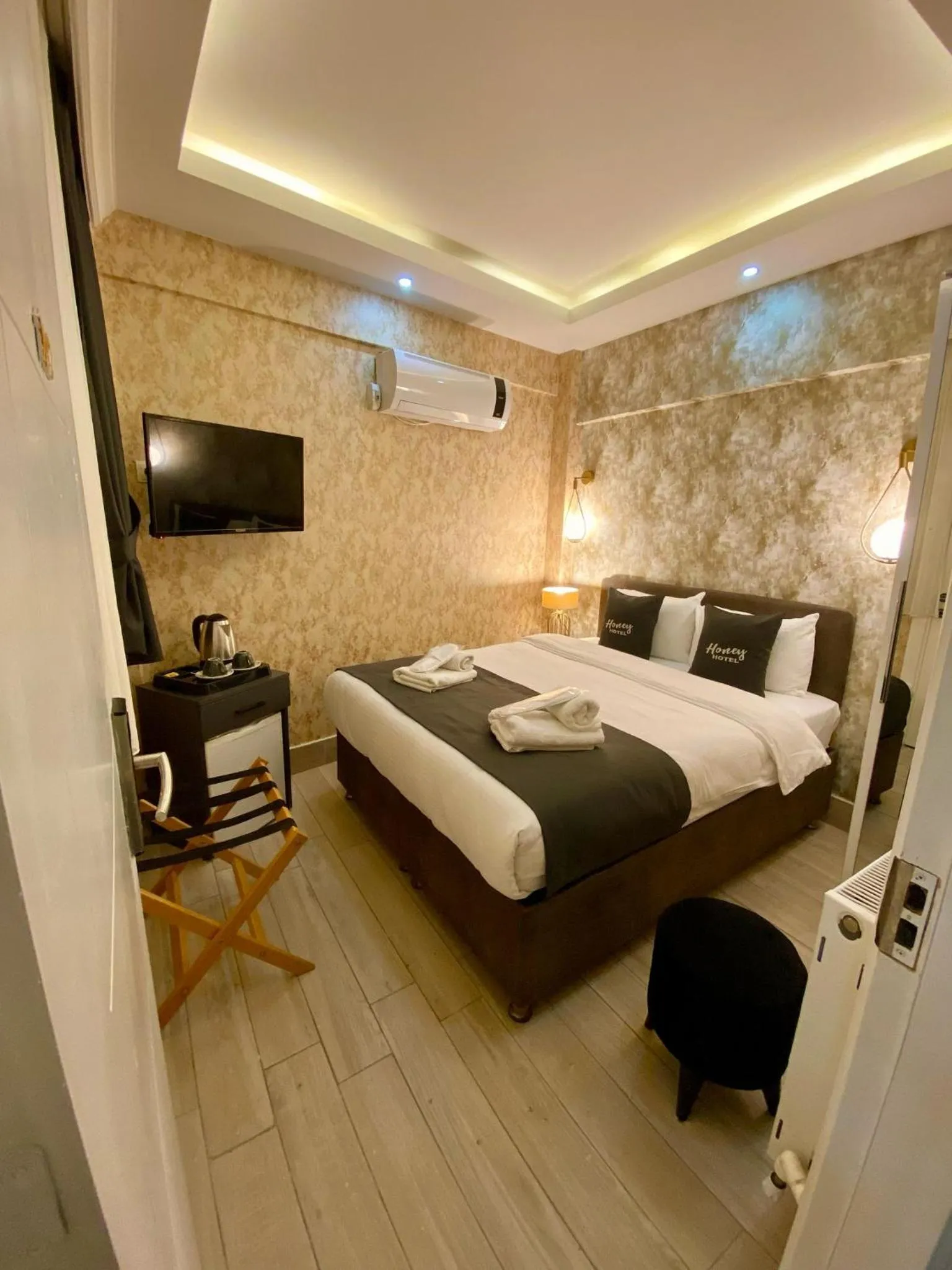 Bed in Honey Hotel