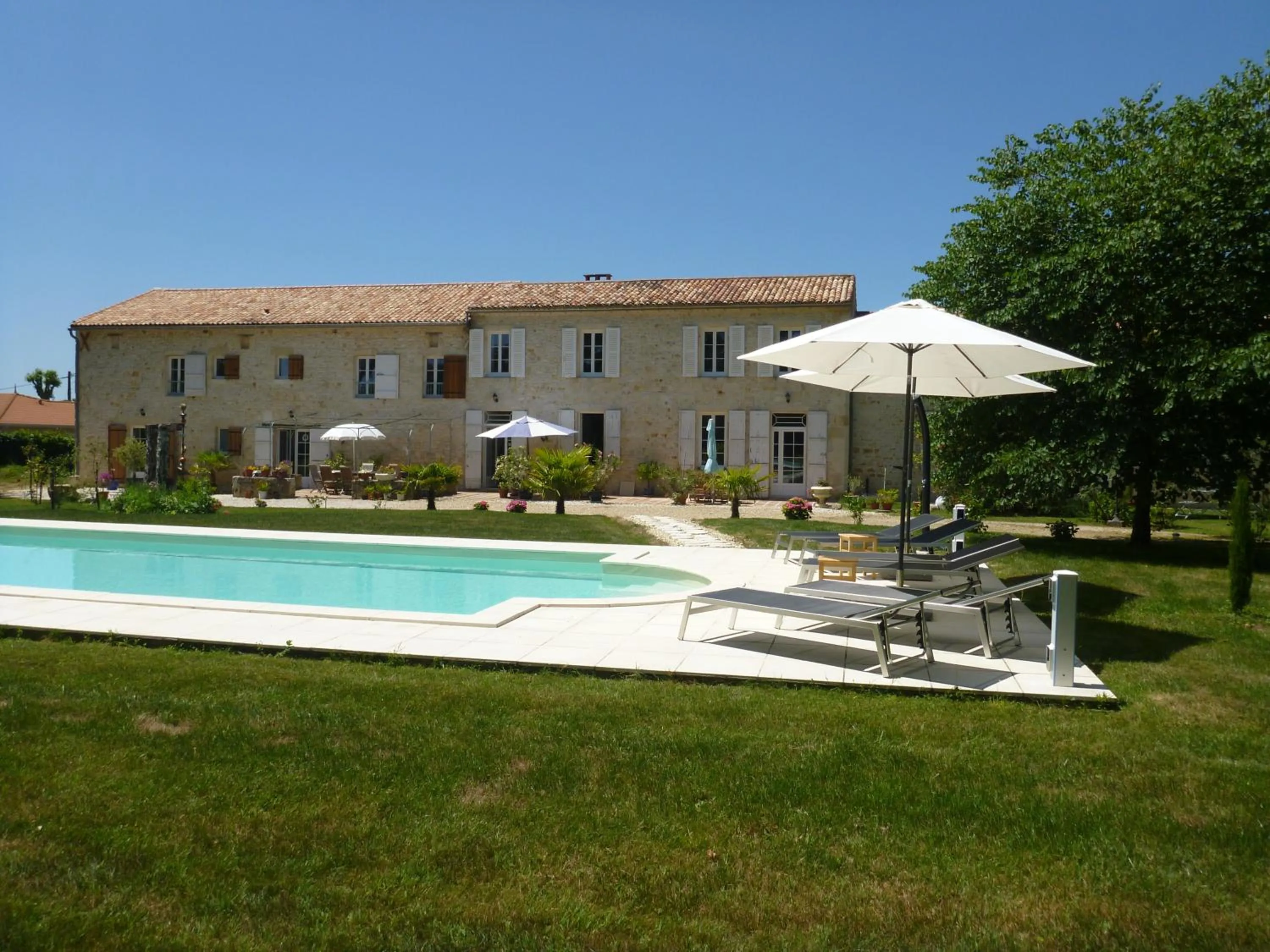 Facade/entrance in Domaine du Papillon