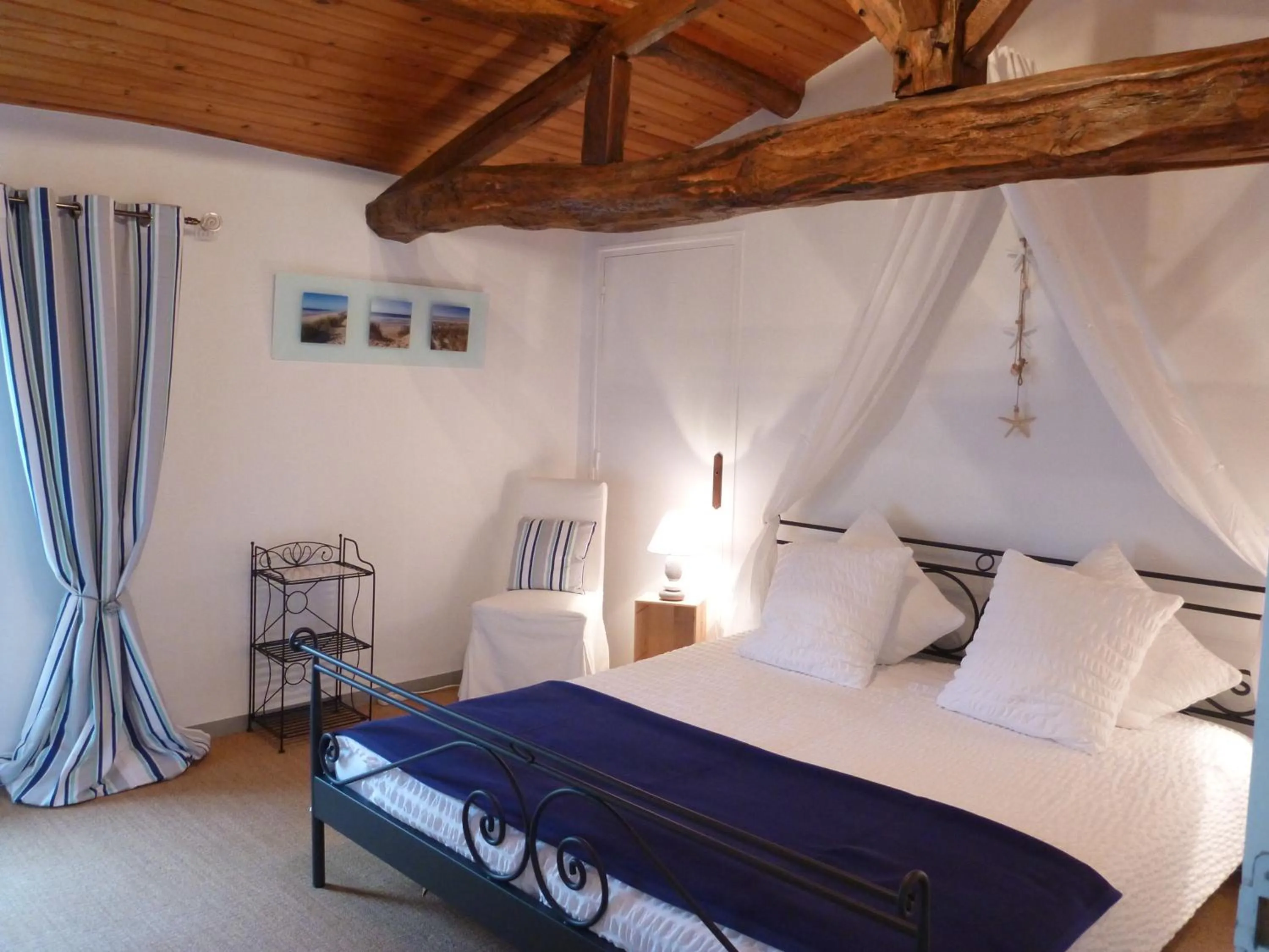 Day, Bed in Domaine du Papillon