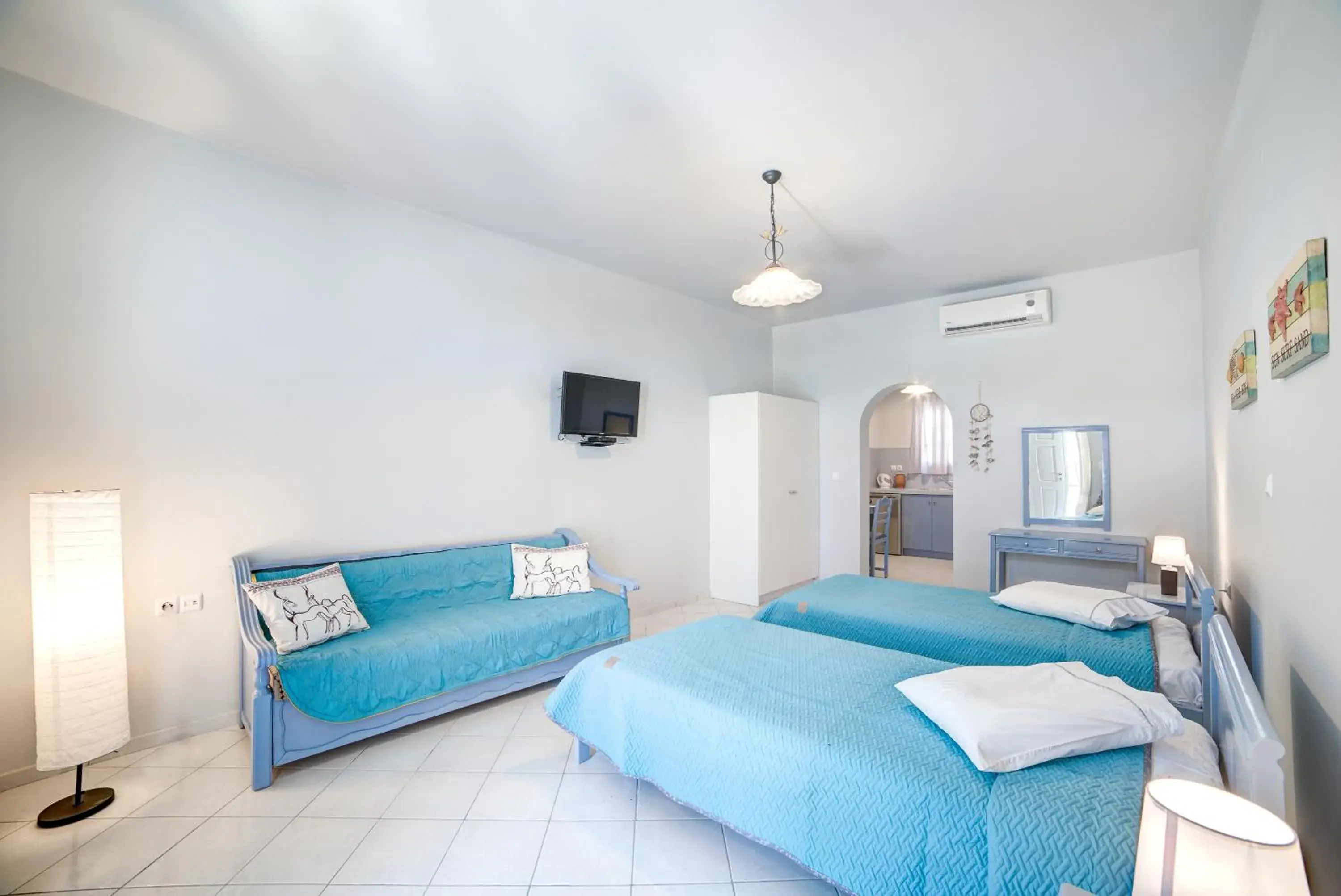 Classic Apartments in Monolithia Classic Apartments in Monolithia