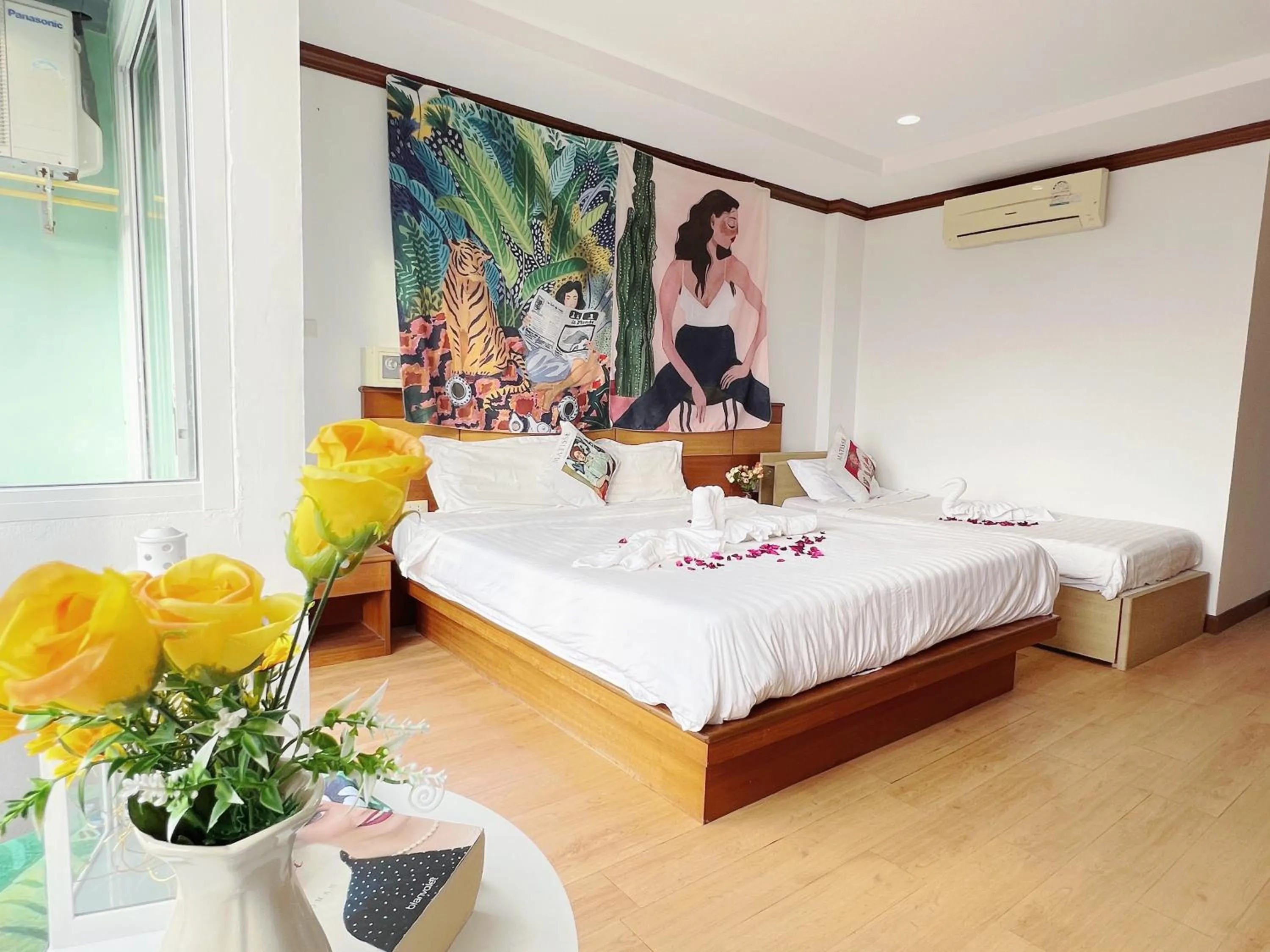 Bed in Lanting House Phuket
