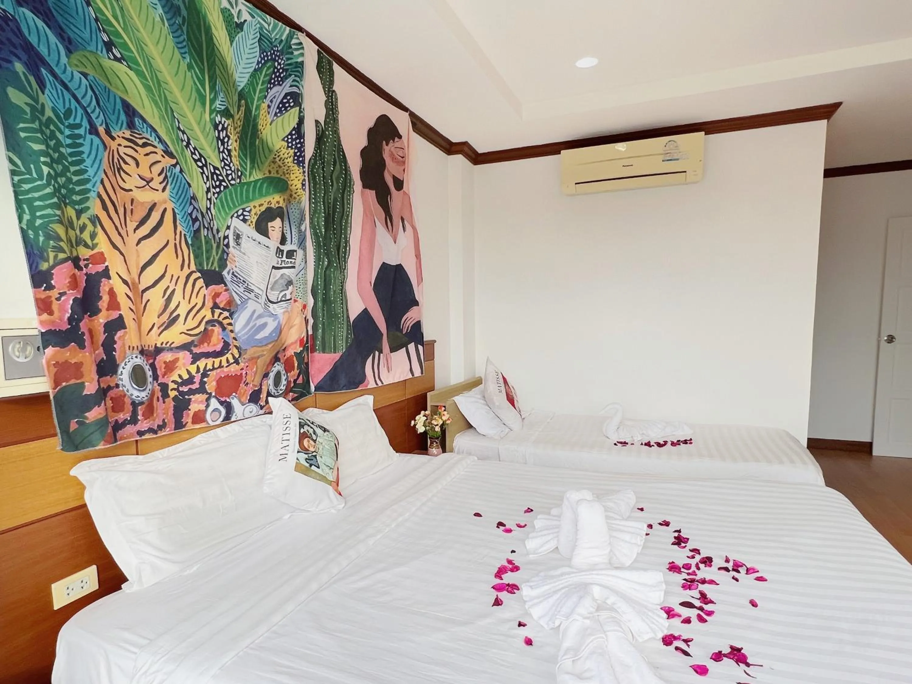 Bed in Lanting House Phuket