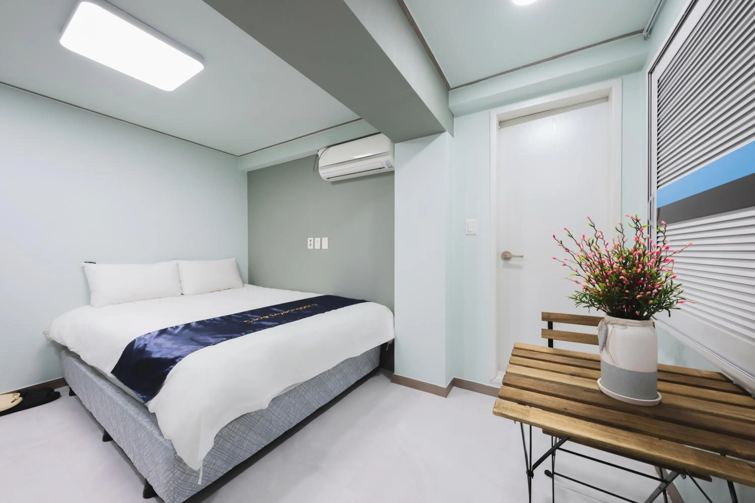 Bedroom, Bed in Cave Myeongdong