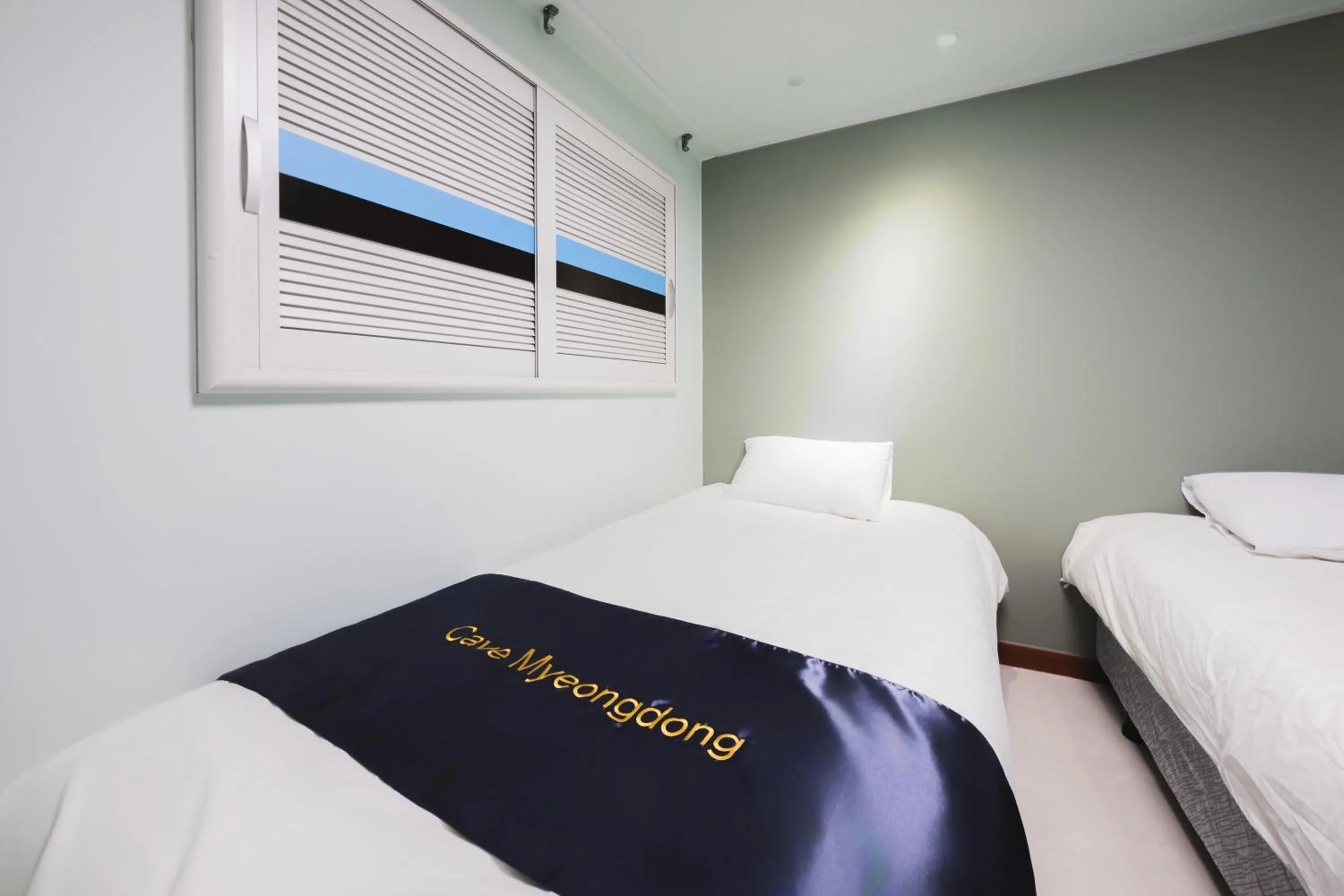 Decorative detail, Bed in Cave Myeongdong