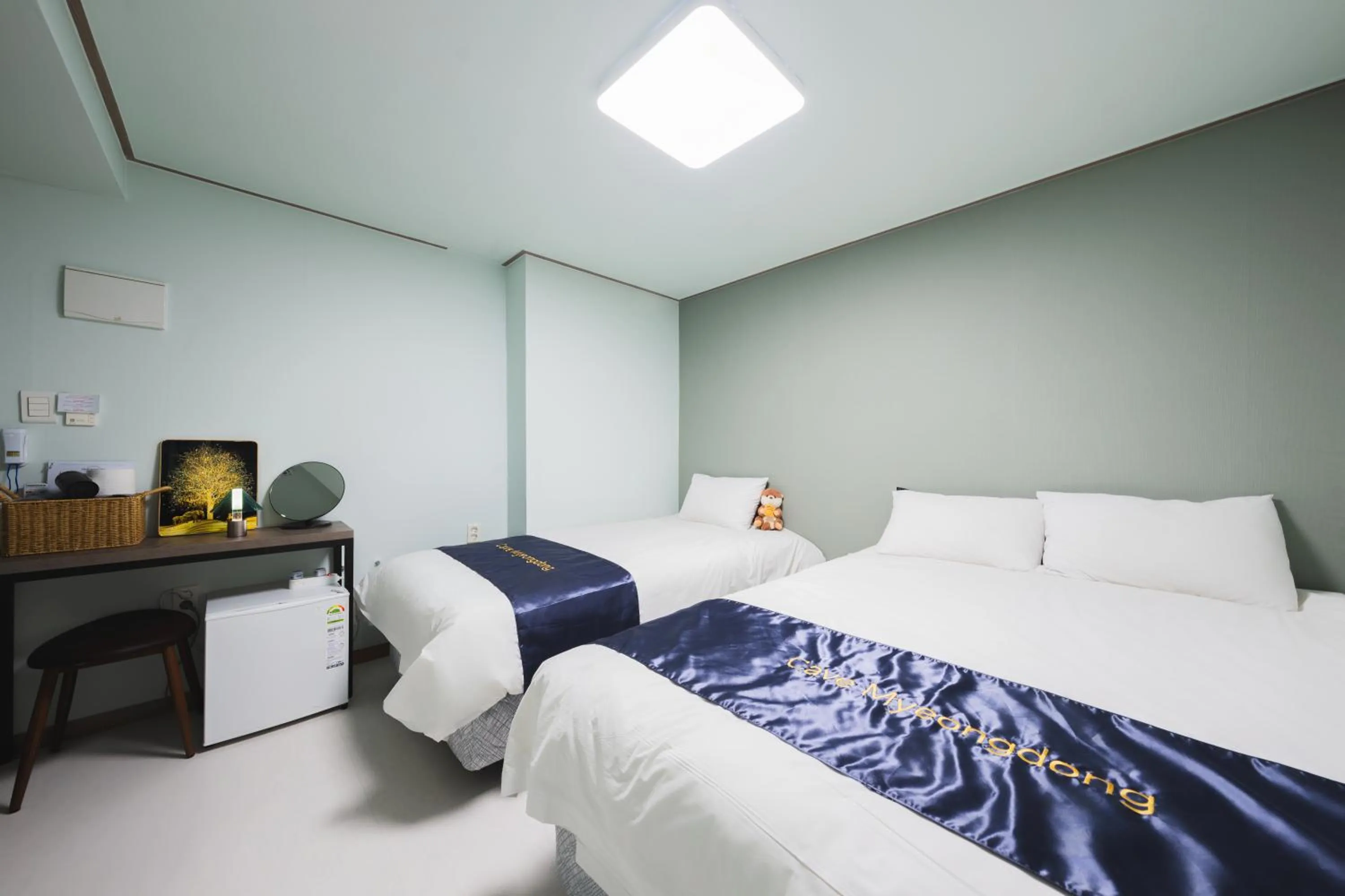 Decorative detail, Bed in Cave Myeongdong