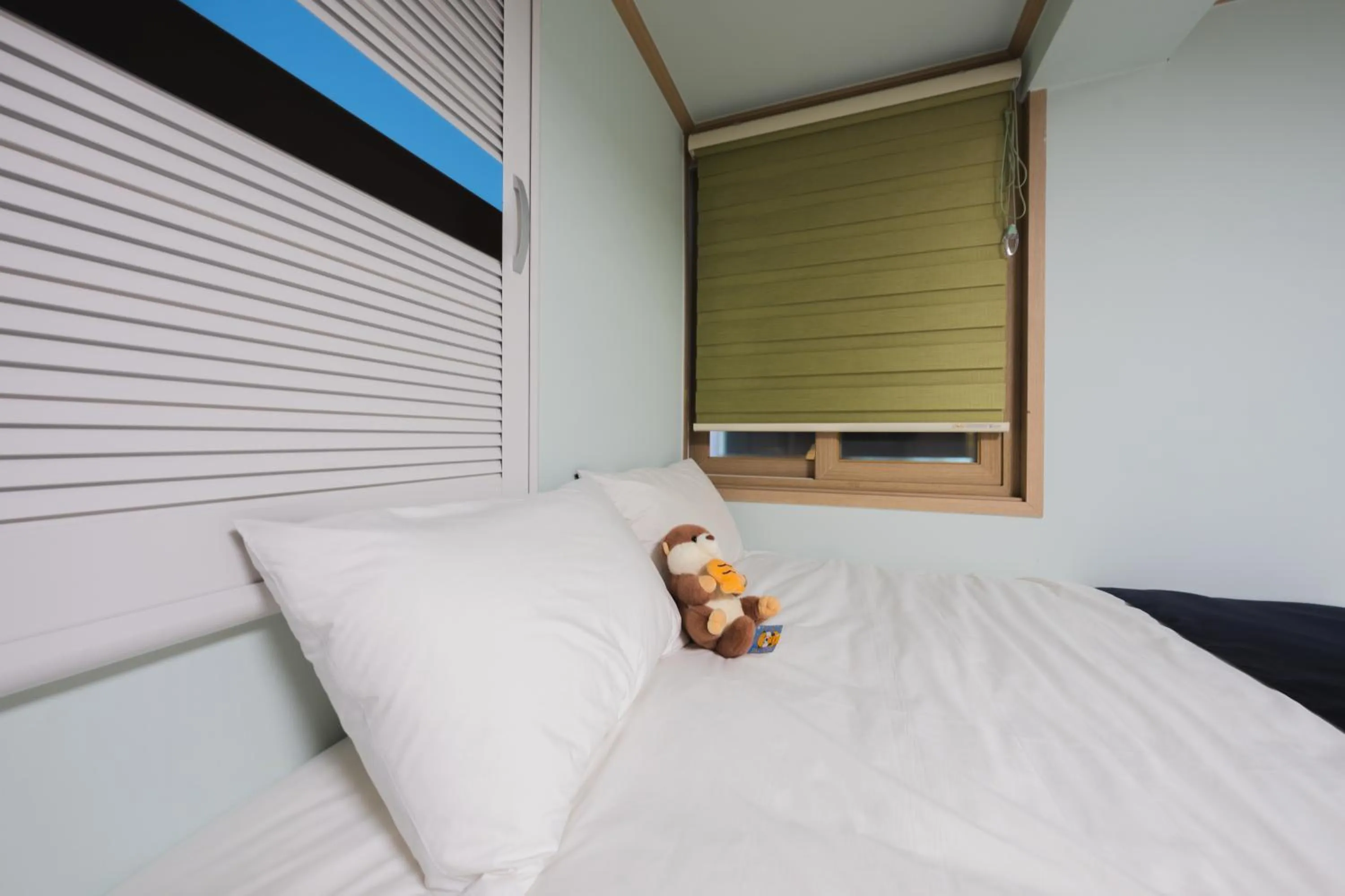 Decorative detail, Bed in Cave Myeongdong