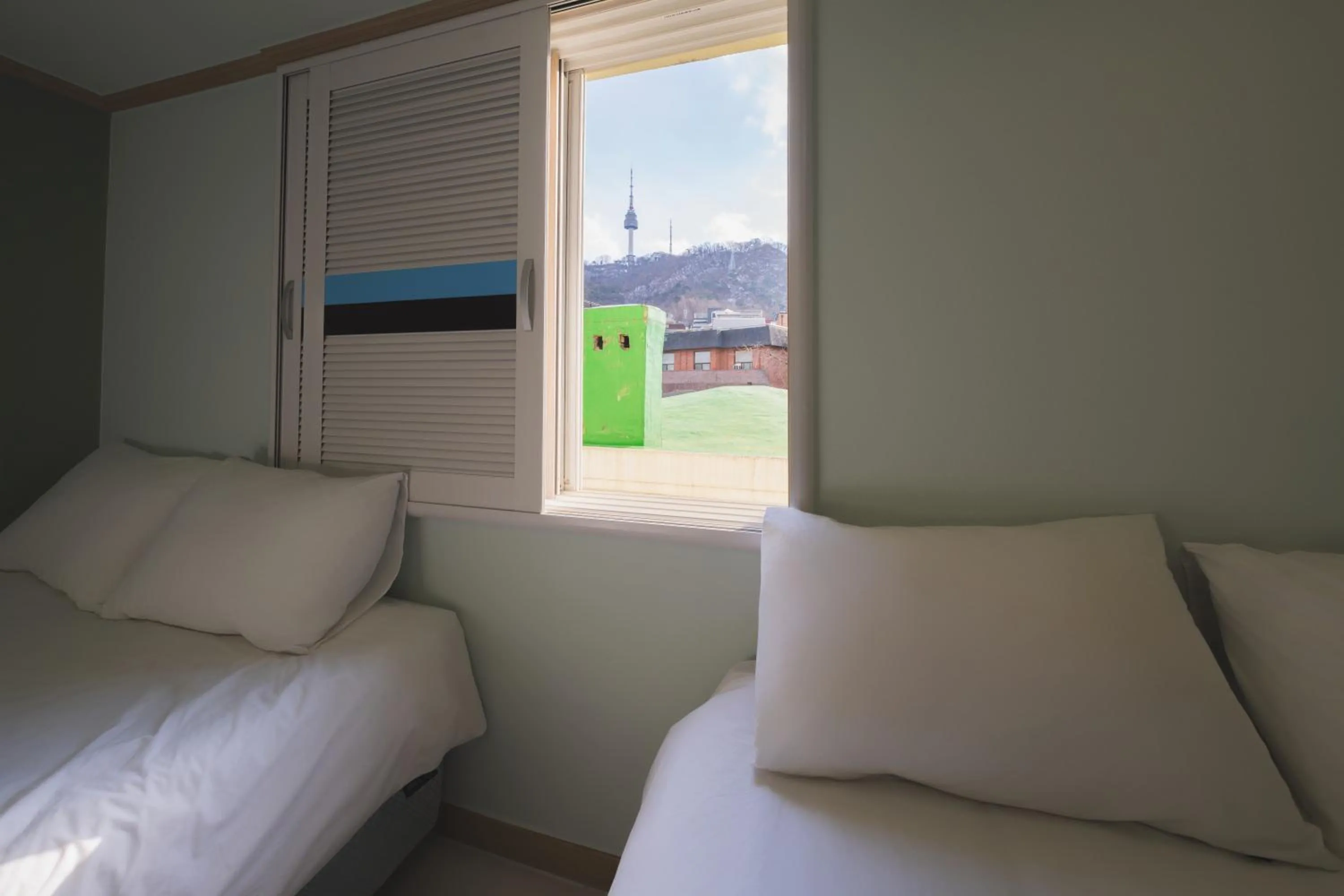 Decorative detail, Bed in Cave Myeongdong