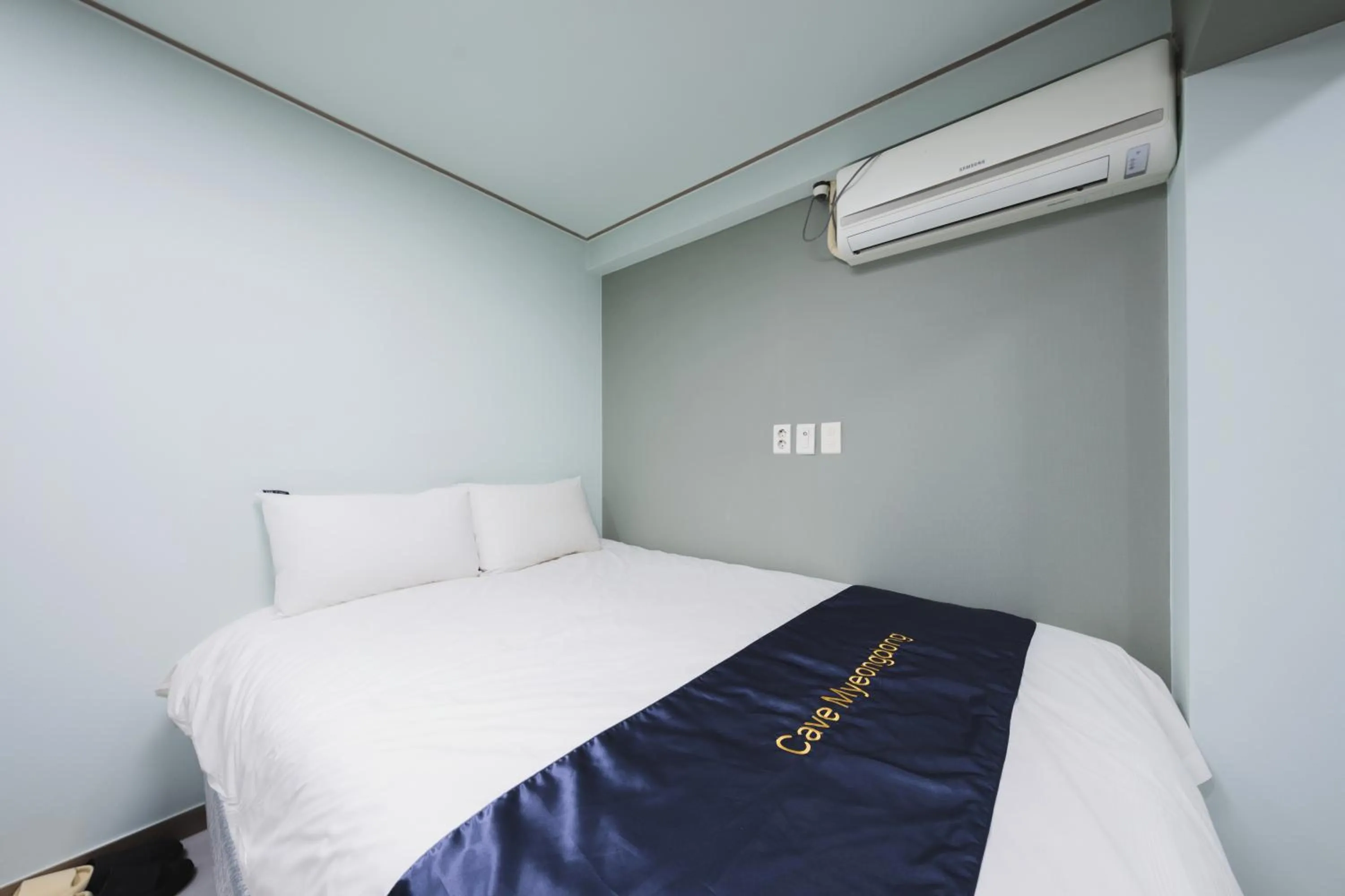 Bedroom, Bed in Cave Myeongdong