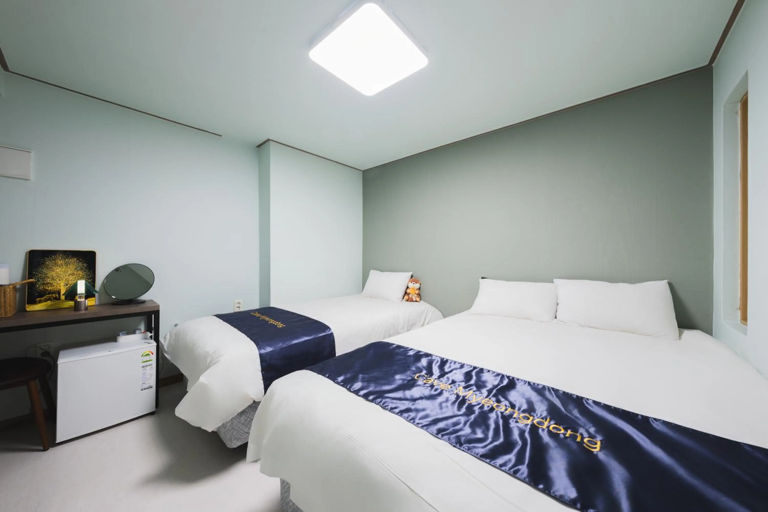 Decorative detail, Bed in Cave Myeongdong