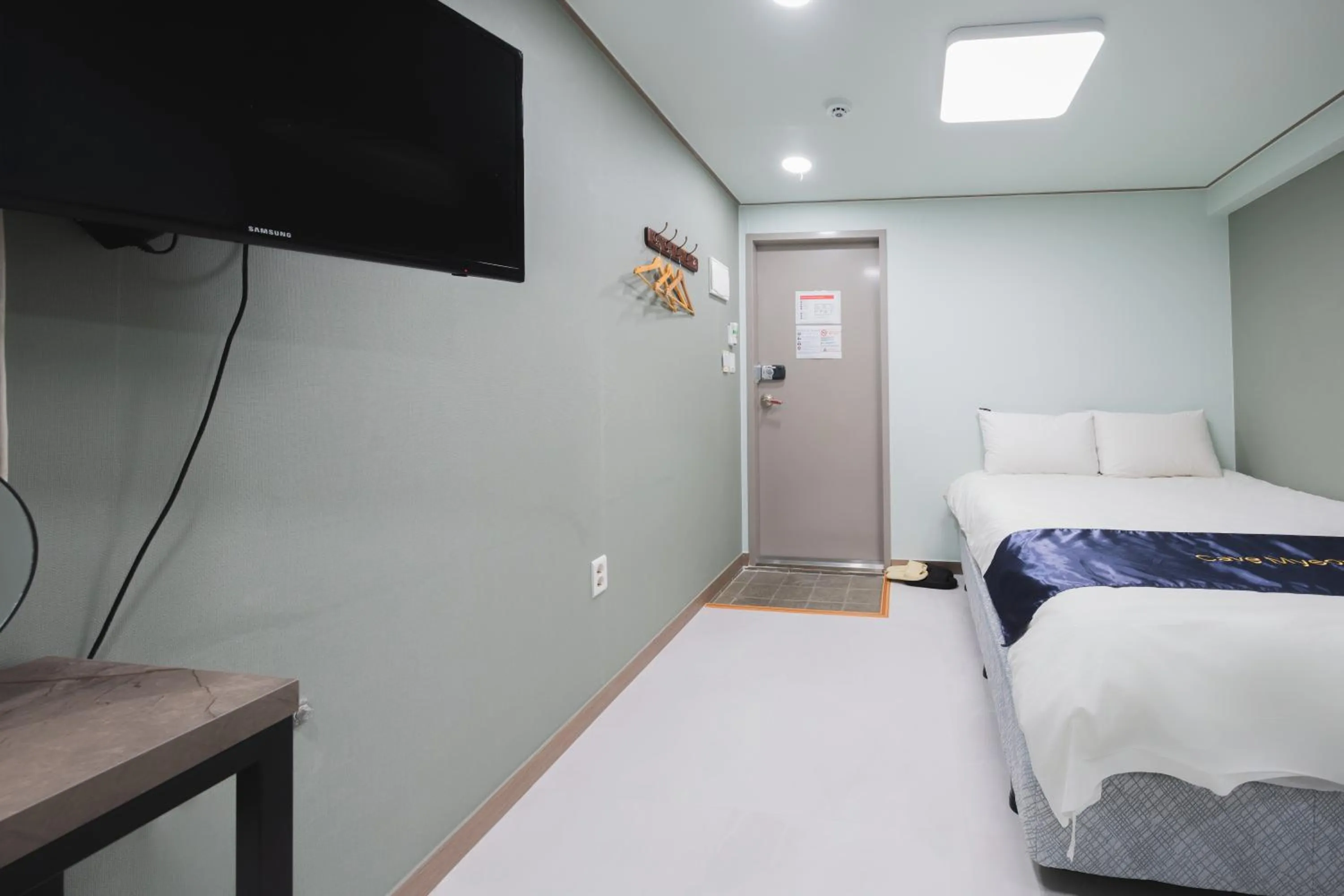 Bedroom, Bed in Cave Myeongdong