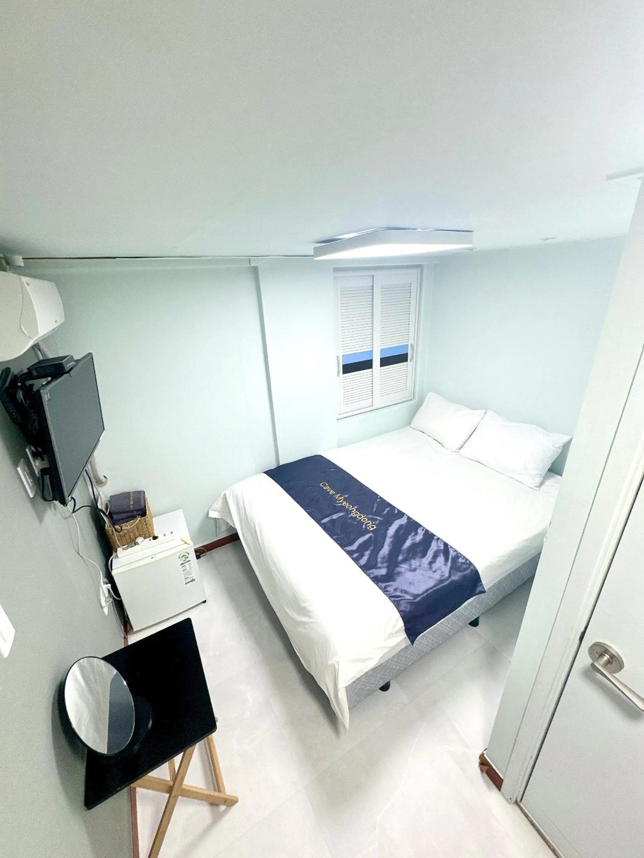 Bedroom, Bed in Cave Myeongdong