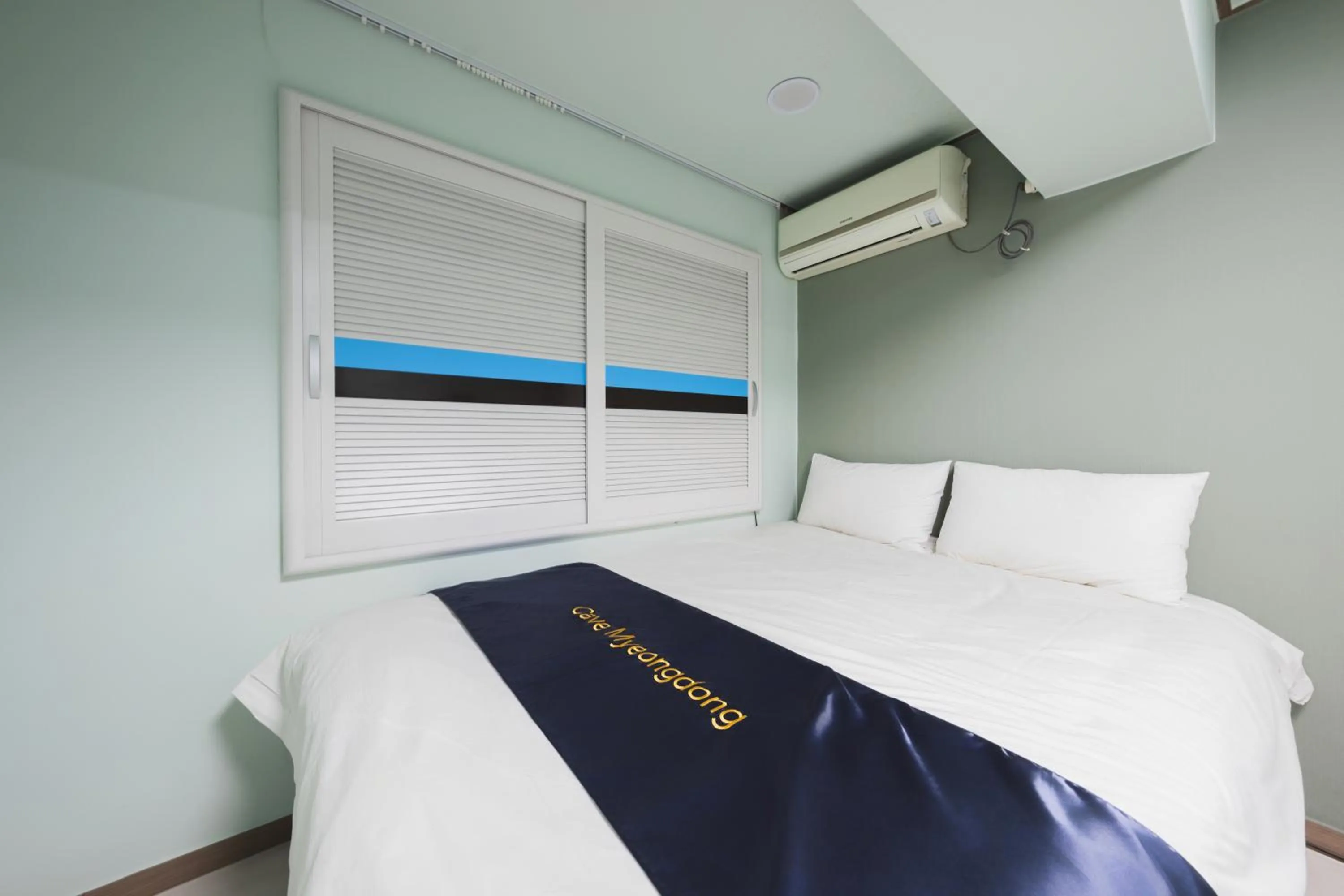 Bedroom, Bed in Cave Myeongdong