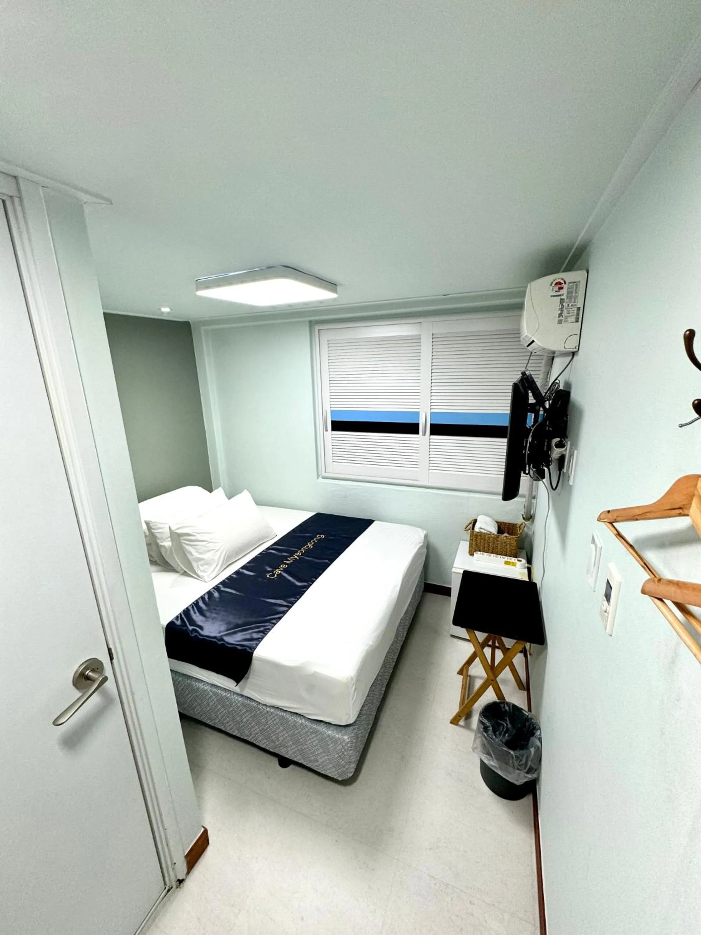 Bedroom, Bed in Cave Myeongdong