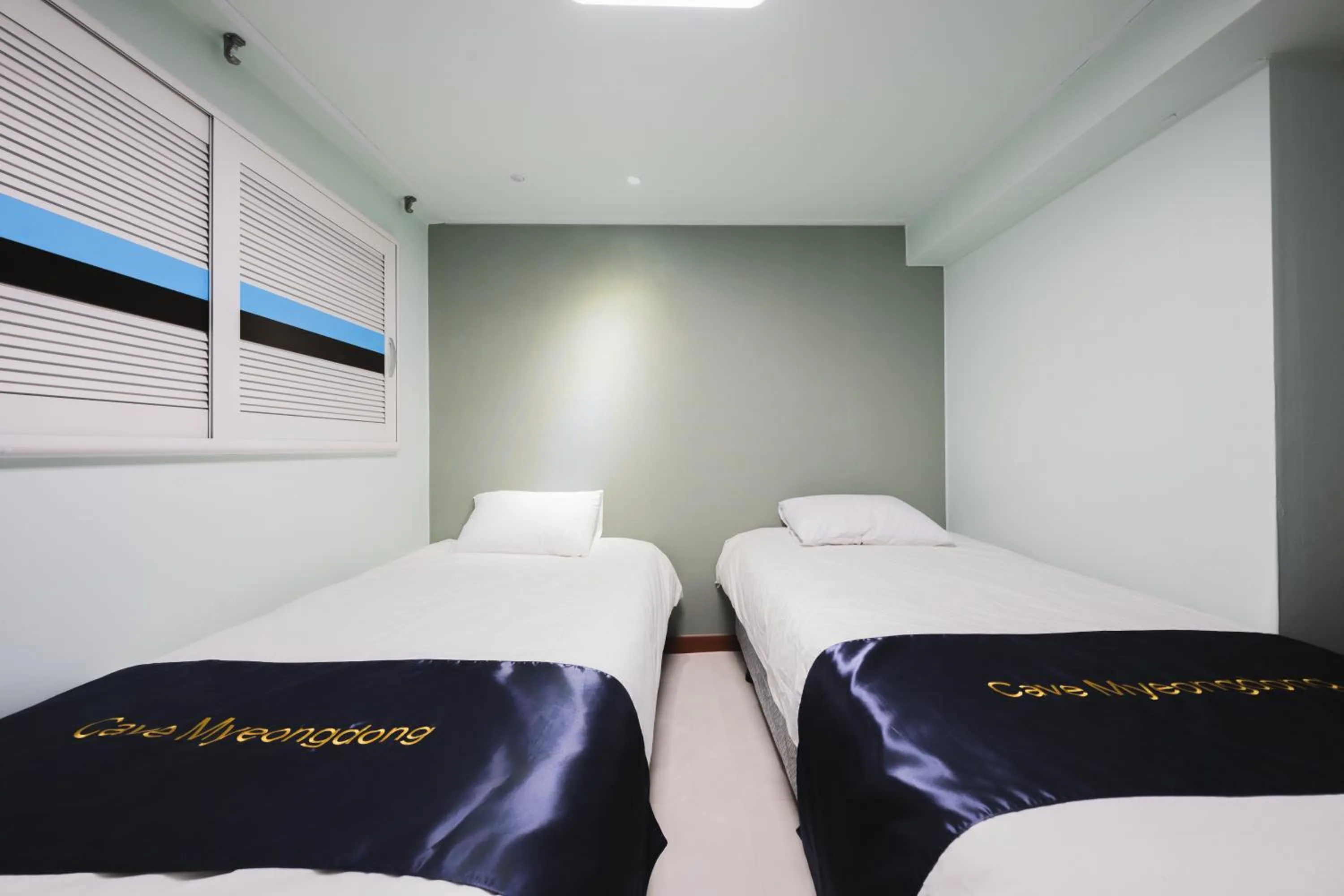 Decorative detail, Bed in Cave Myeongdong