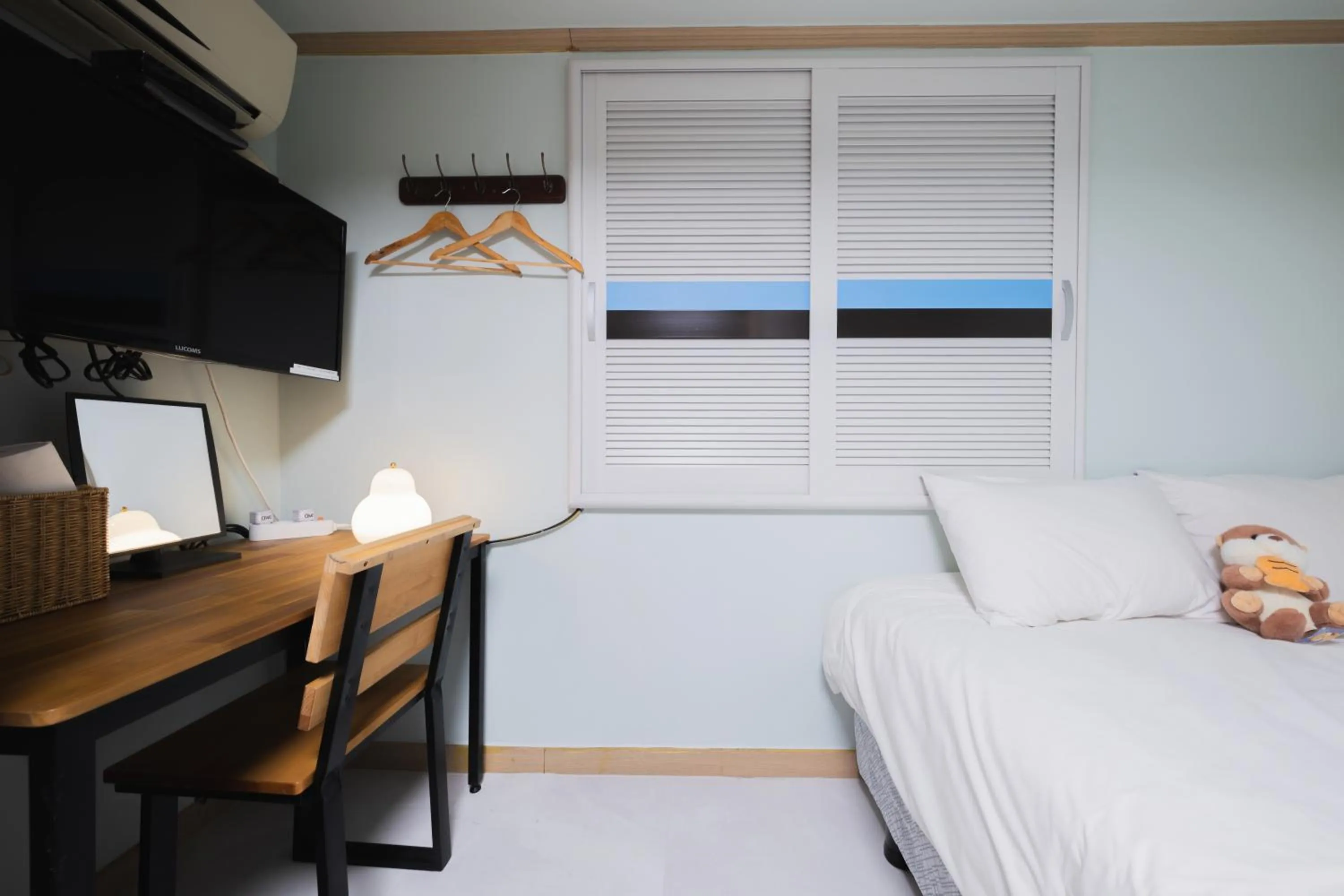 Decorative detail, Bed in Cave Myeongdong