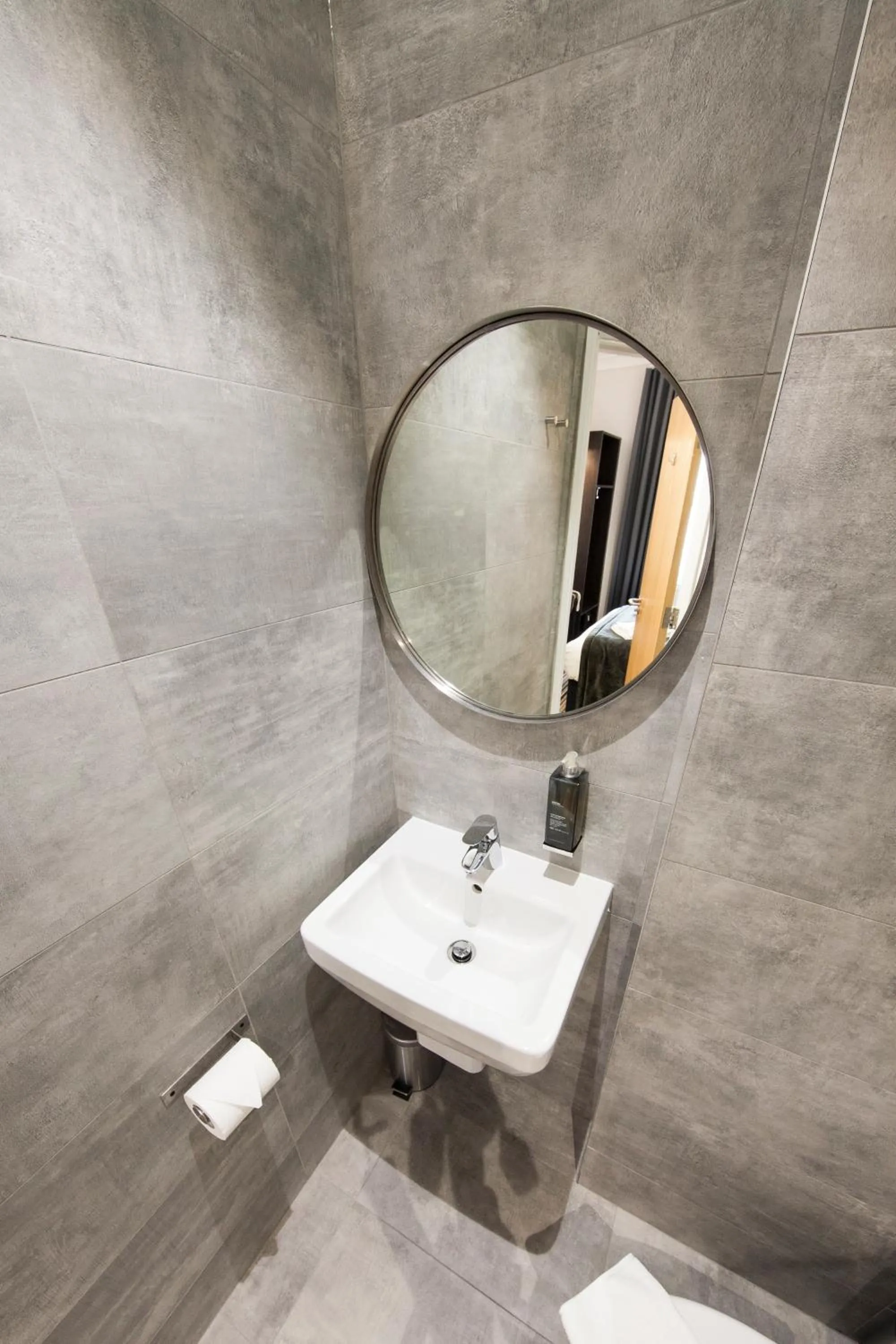 Bathroom in St George's Inn Victoria