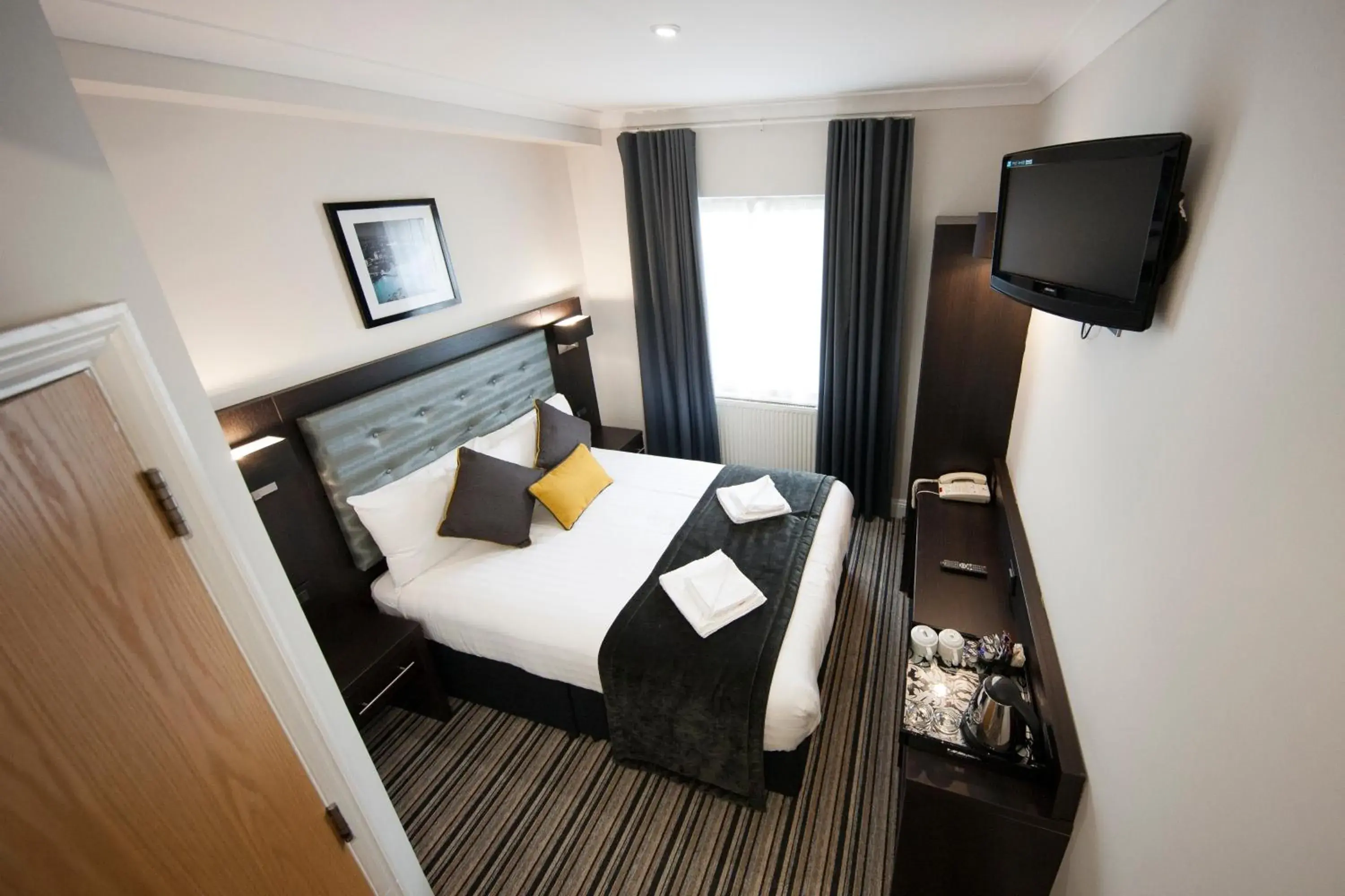 Bedroom, Bed in St George's Inn Victoria Bedroom, Bed in St George's Inn Victoria