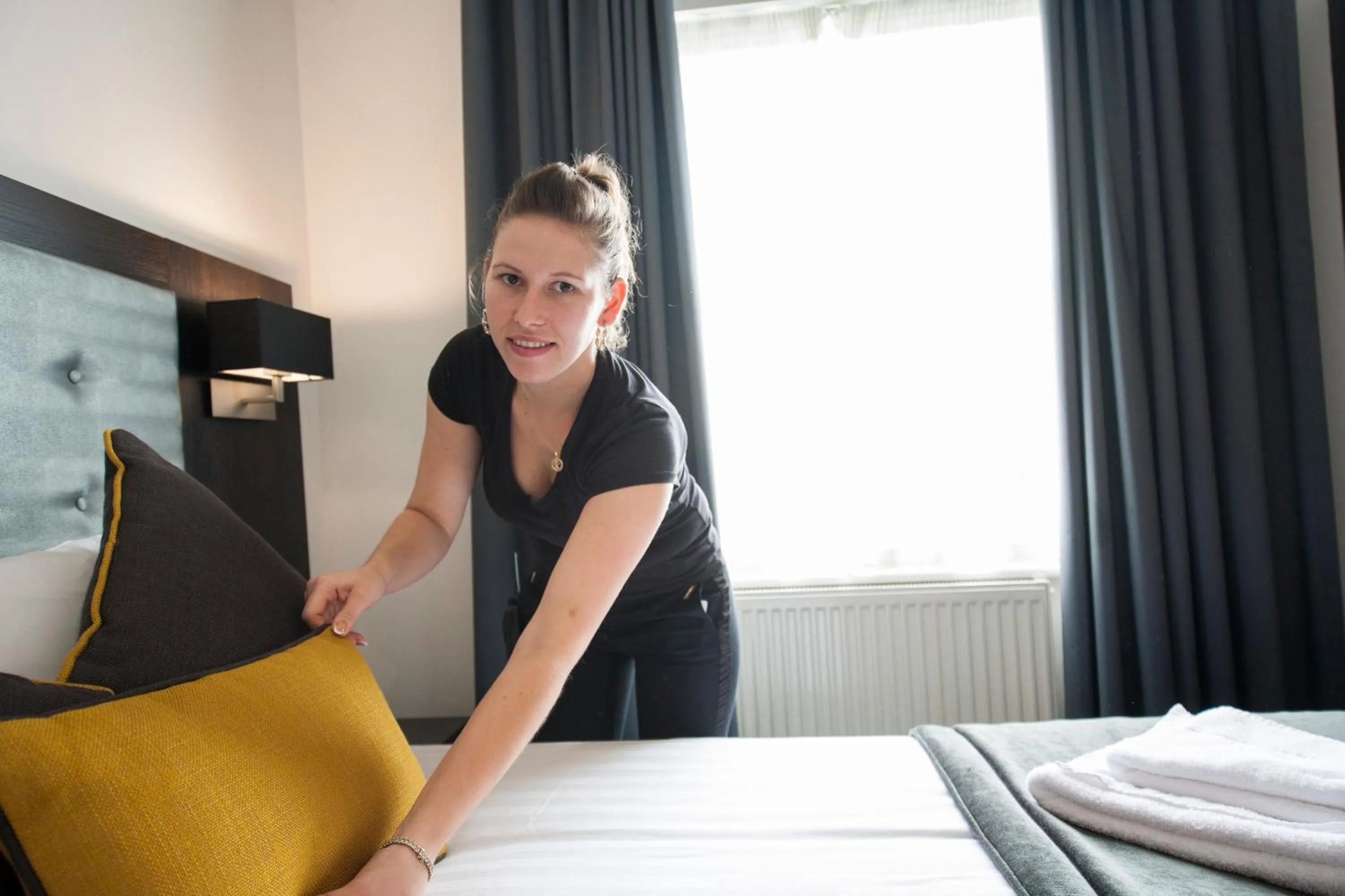 Staff, Bed in St George's Inn Victoria