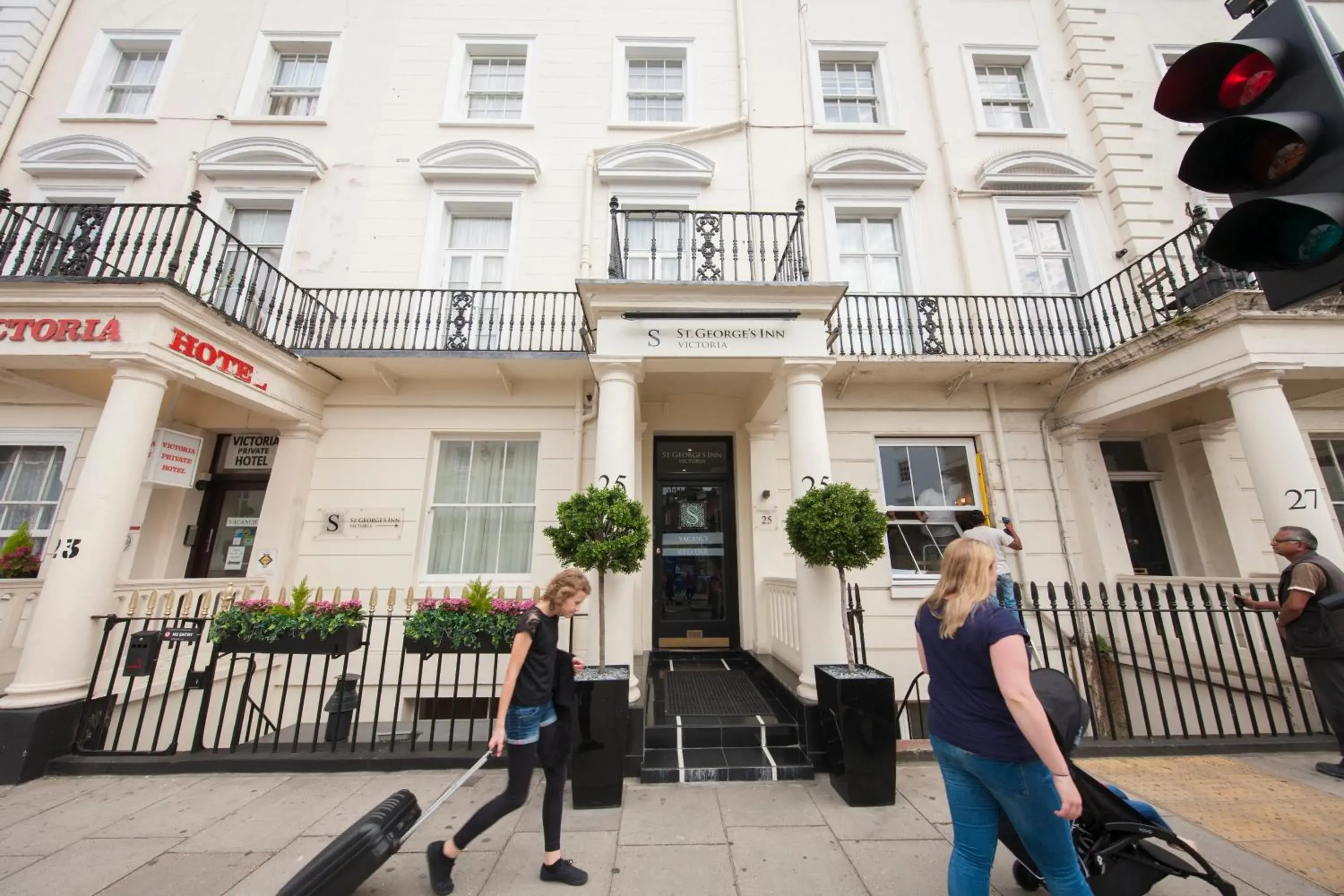 Facade/entrance in St George's Inn Victoria Facade/entrance in St George's Inn Victoria