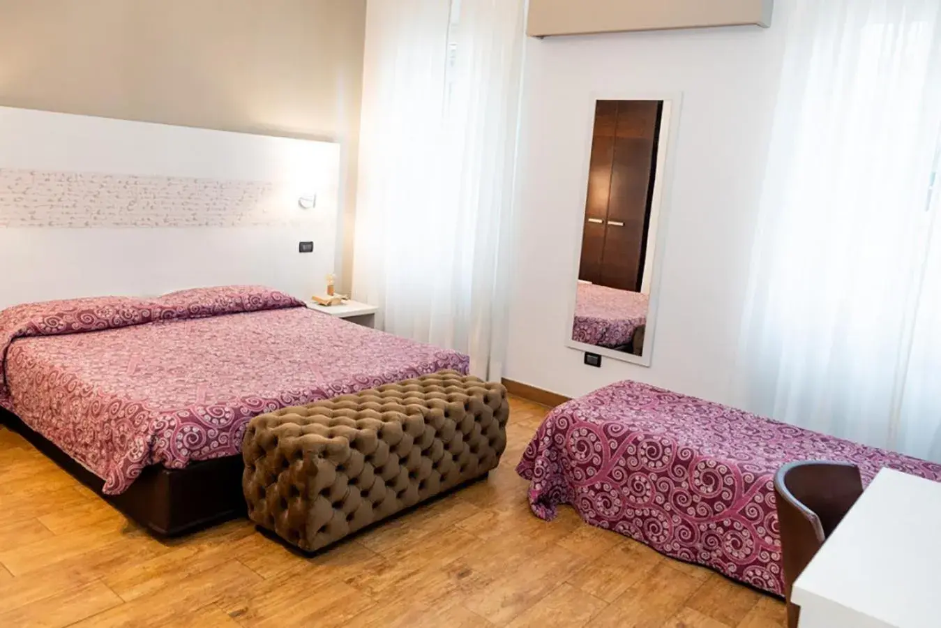 Triple Room in Locanda dei Poeti Rooms & Apartments Triple Room in Locanda dei Poeti Rooms & Apartments