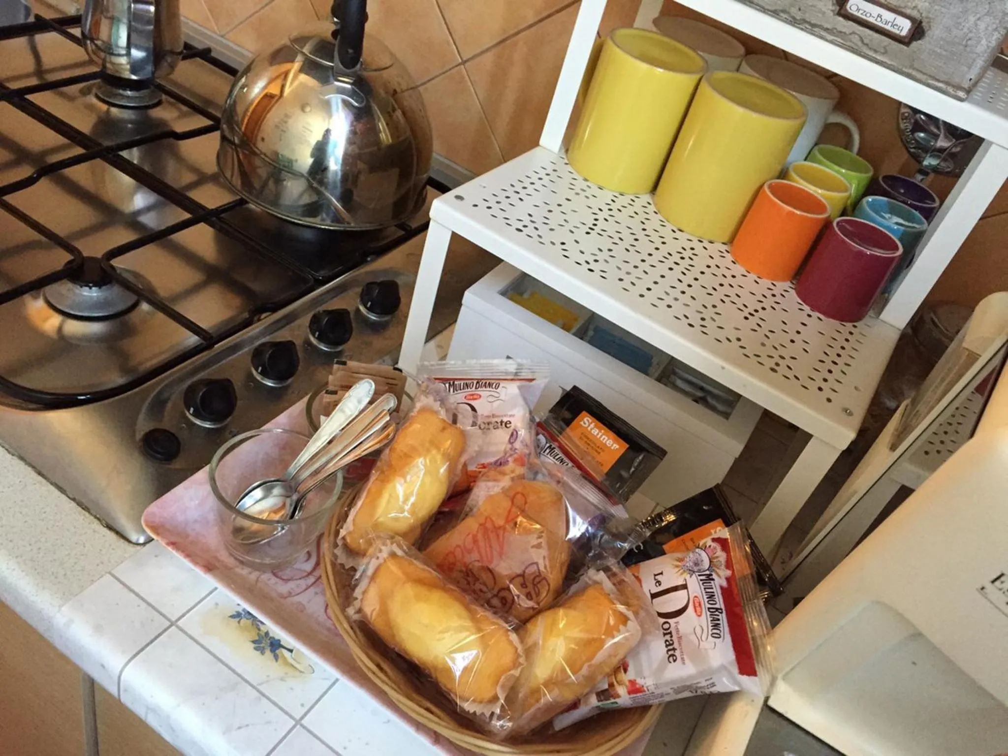 Communal kitchen in Locanda dei Poeti Rooms & Apartments