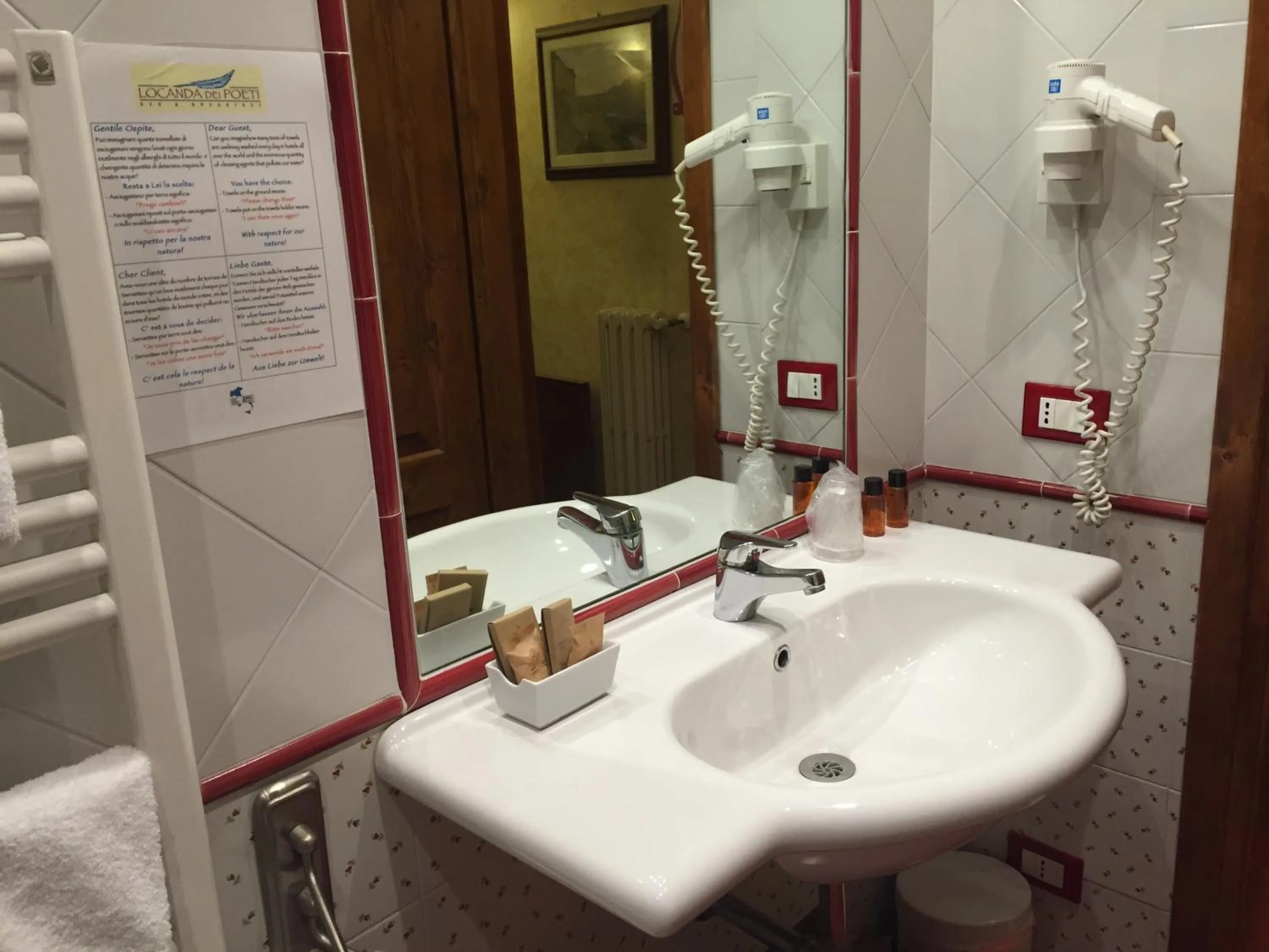 Bathroom in Locanda dei Poeti Rooms & Apartments