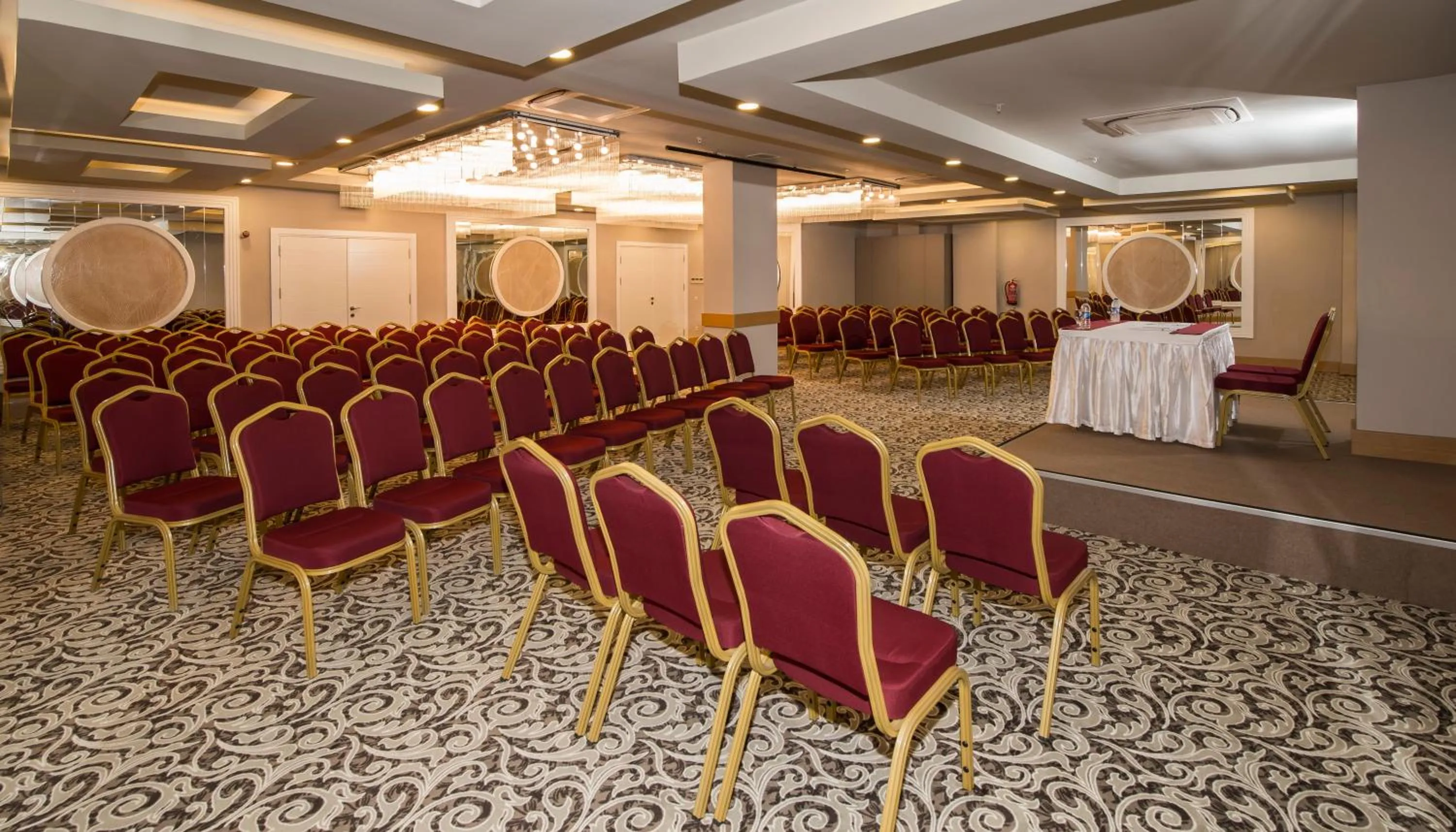 Business facilities in Palm World Side Resort & Spa