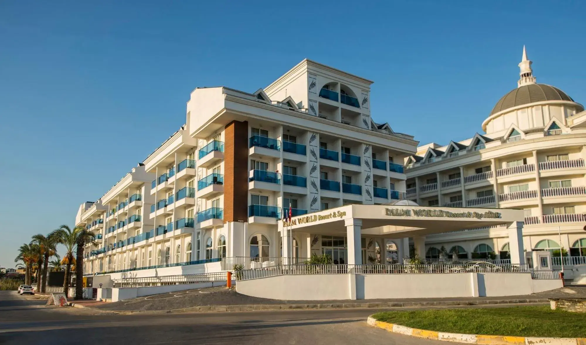 Property building in Palm World Side Resort & Spa Property building in Palm World Side Resort & Spa