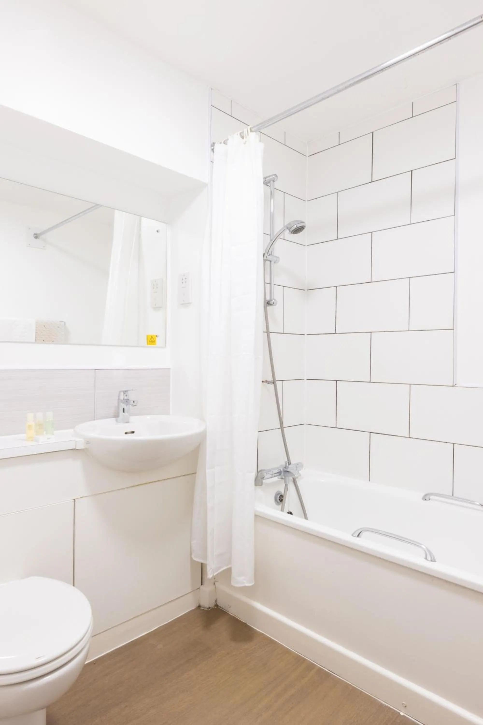 Bathroom in The Caledonian Island Hotel