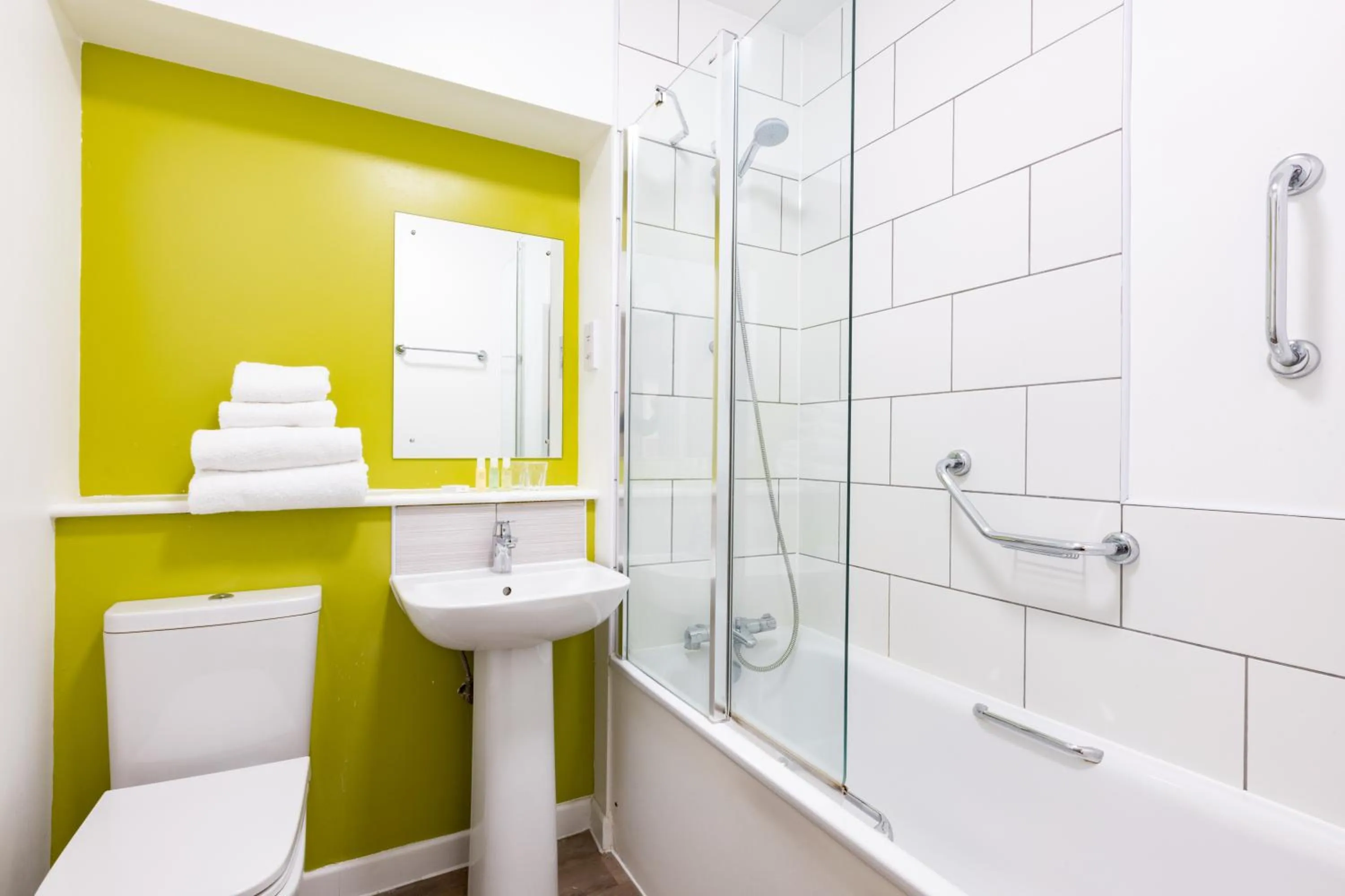 Bathroom in The Caledonian Island Hotel