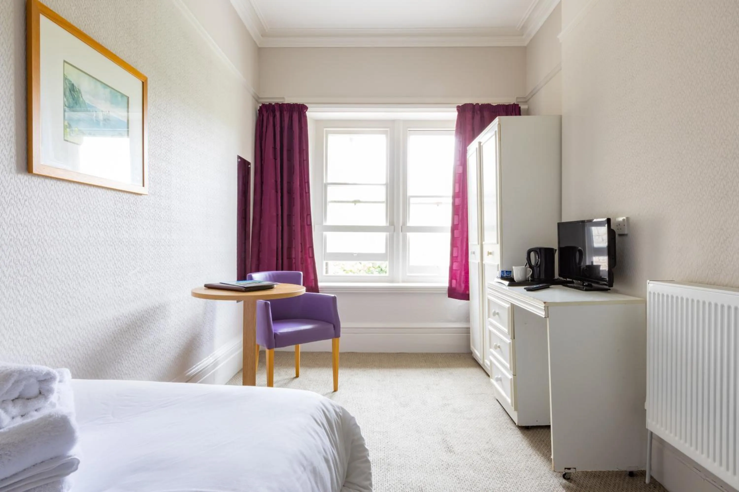 Bed in The Caledonian Island Hotel