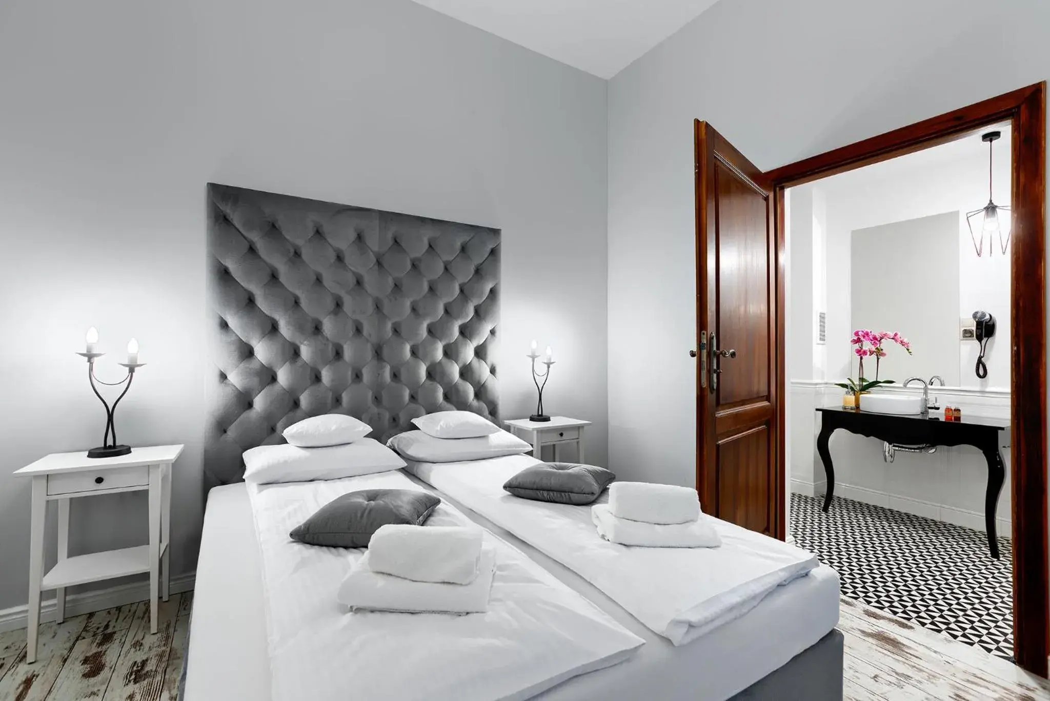 One-Bedroom Apartment in Aparthotel 1899 by Platinum One-Bedroom Apartment in Aparthotel 1899 by Platinum