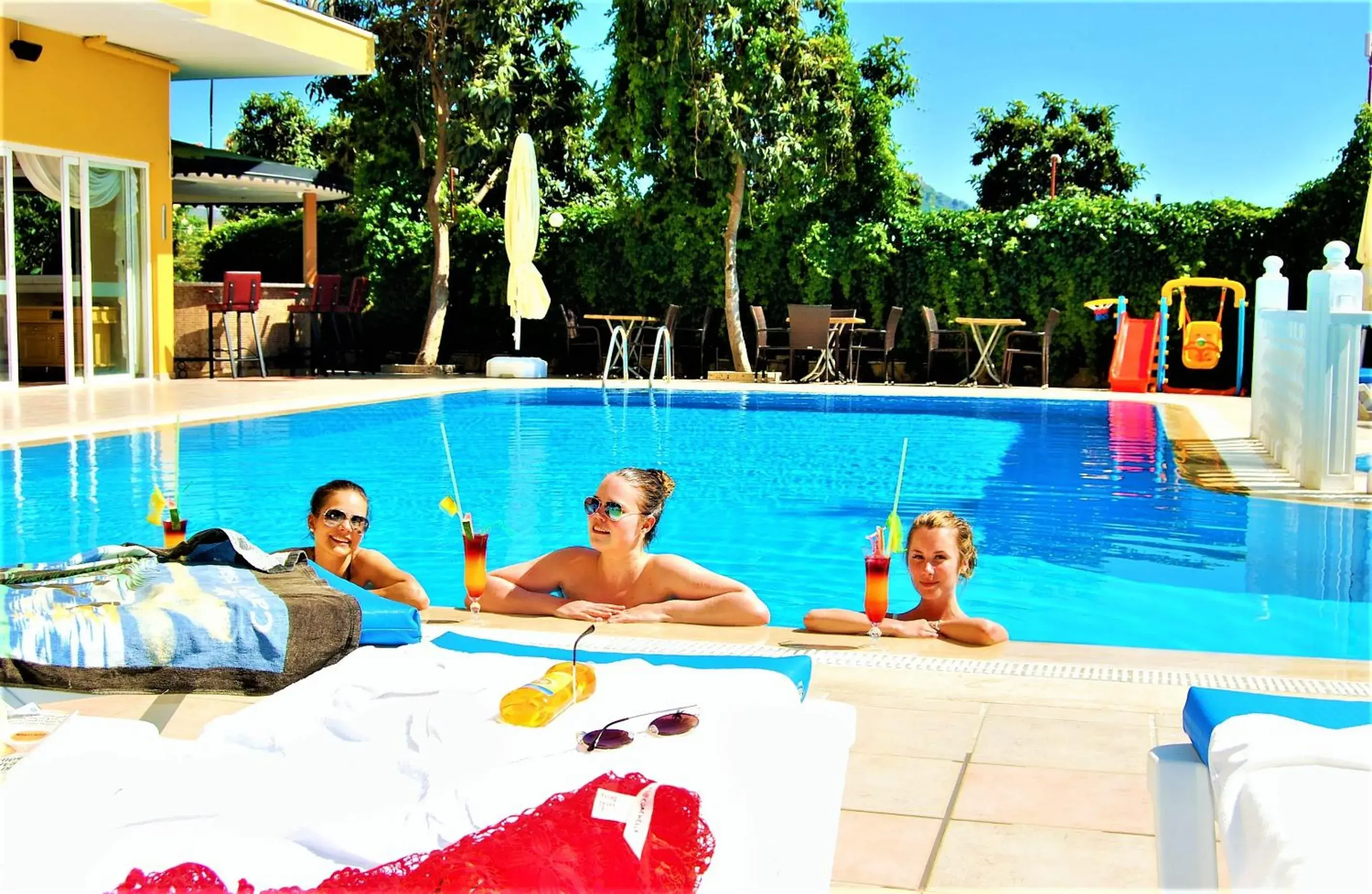 Swimming pool in Select Suite & Apart Hotel Swimming pool in Select Suite & Apart Hotel