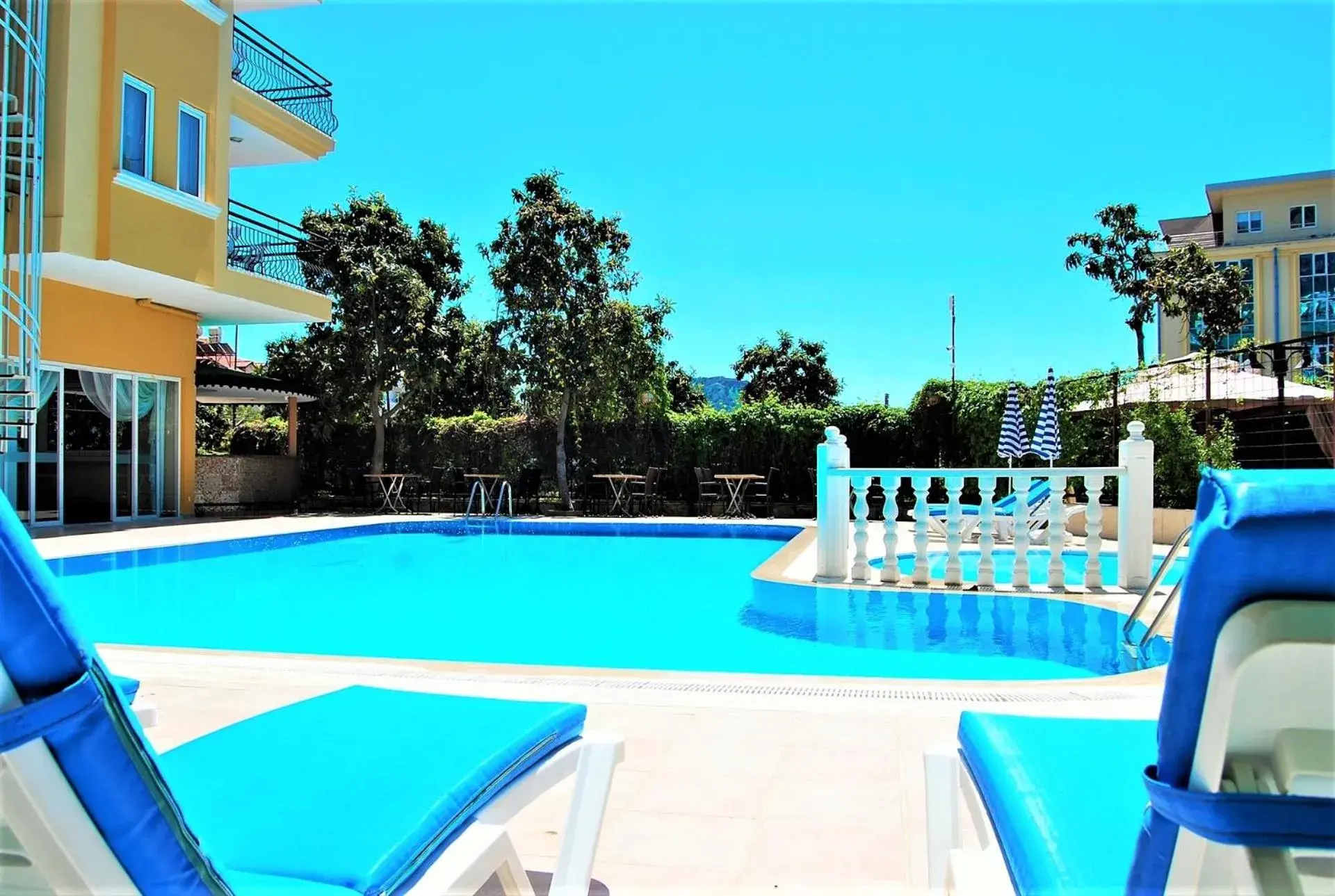Swimming pool in Select Suite & Apart Hotel Swimming pool in Select Suite & Apart Hotel