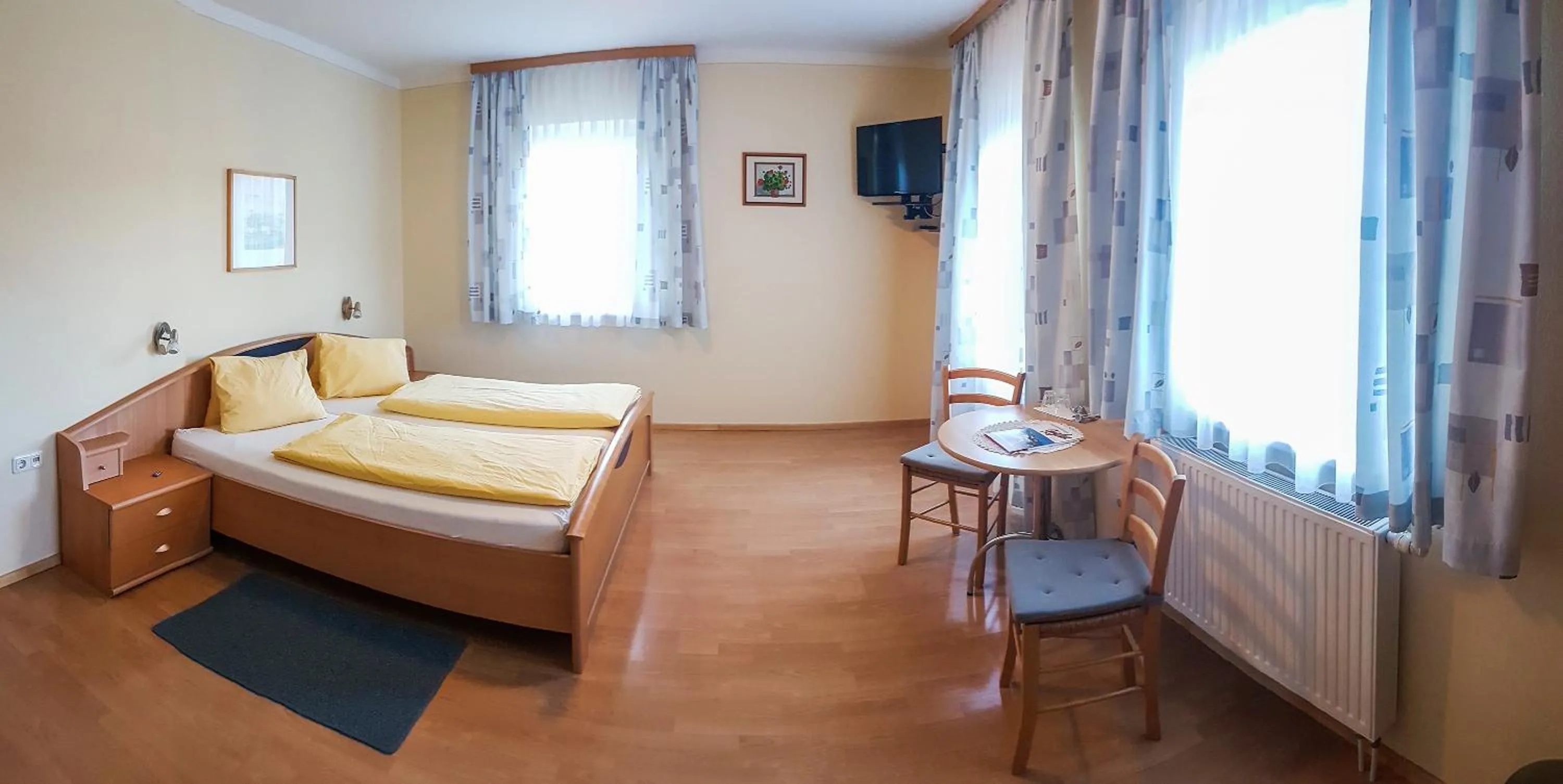 Photo of the whole room, Bed in Thermenpension Gigler